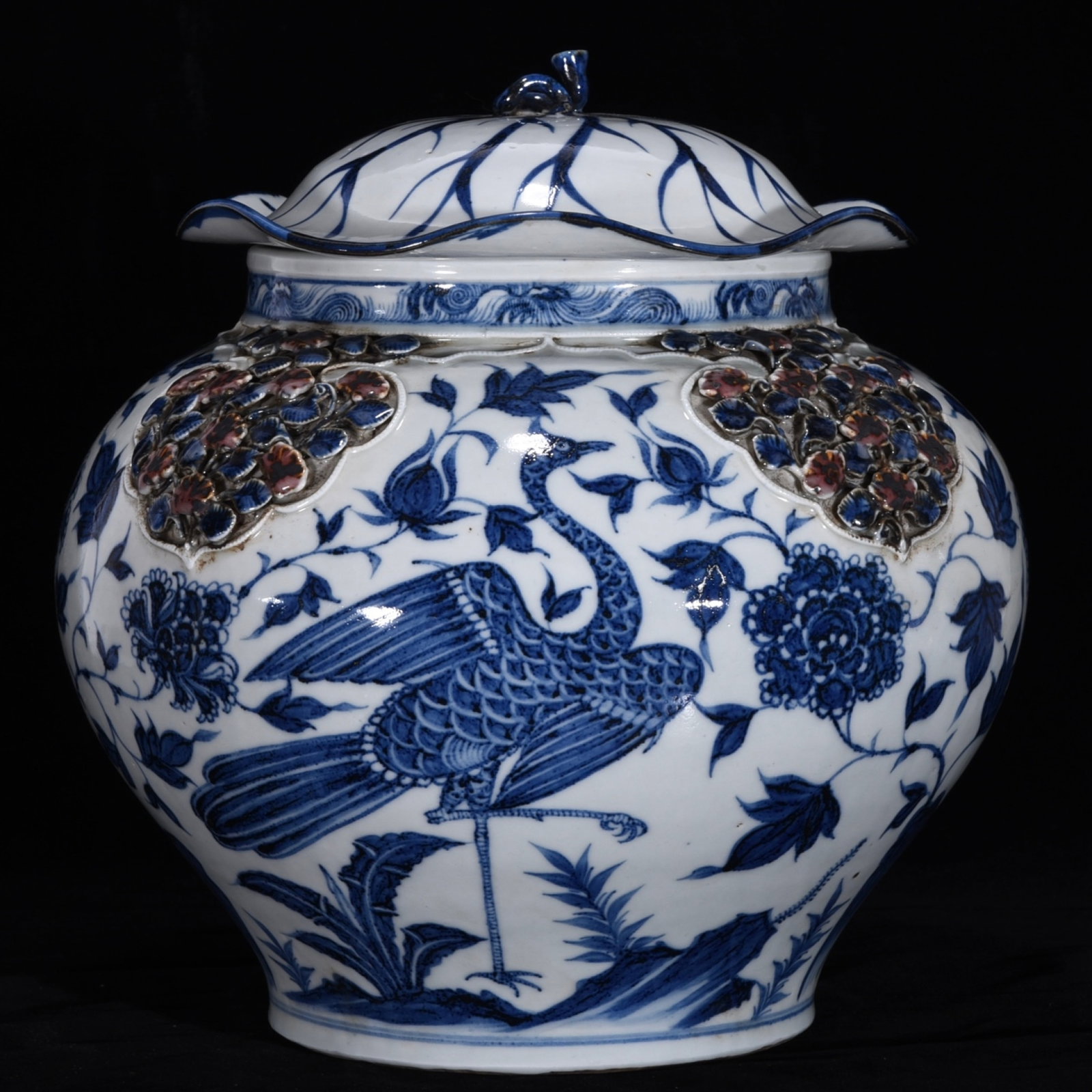 A Rare Blue and White UnderGlazed-Red Crane Pattern Jar with Cover: A Rare Blue and White UnderGlazed-Red Crane Pattern Jar with Cover,Yuan Dynasty,China,Size:13inx13in 青花釉里红鹤纹盖罐,中国元&#