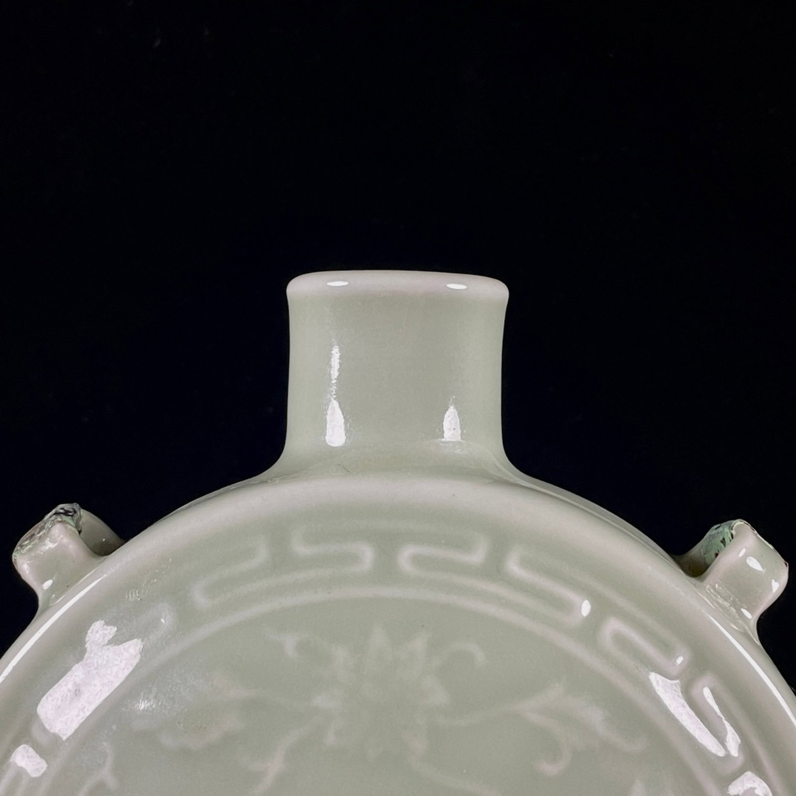 An Exquisite Celadon Glazed Lotus Pattern Vase - 6