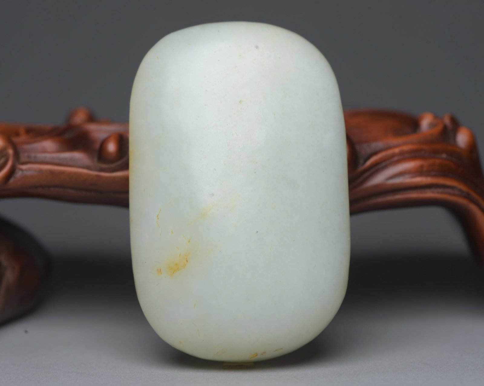 An Exquisite White Jade Turtle Shell Ornament - 2
