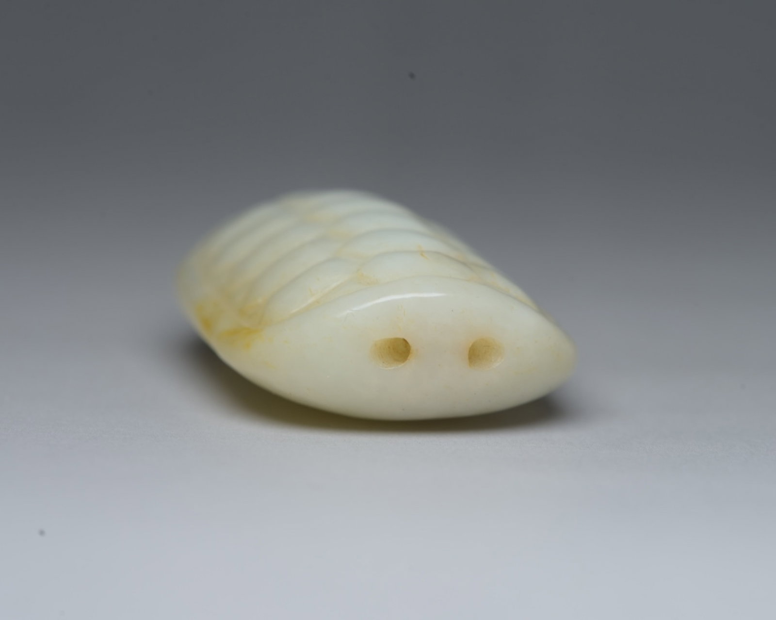 An Exquisite White Jade Turtle Shell Ornament - 4