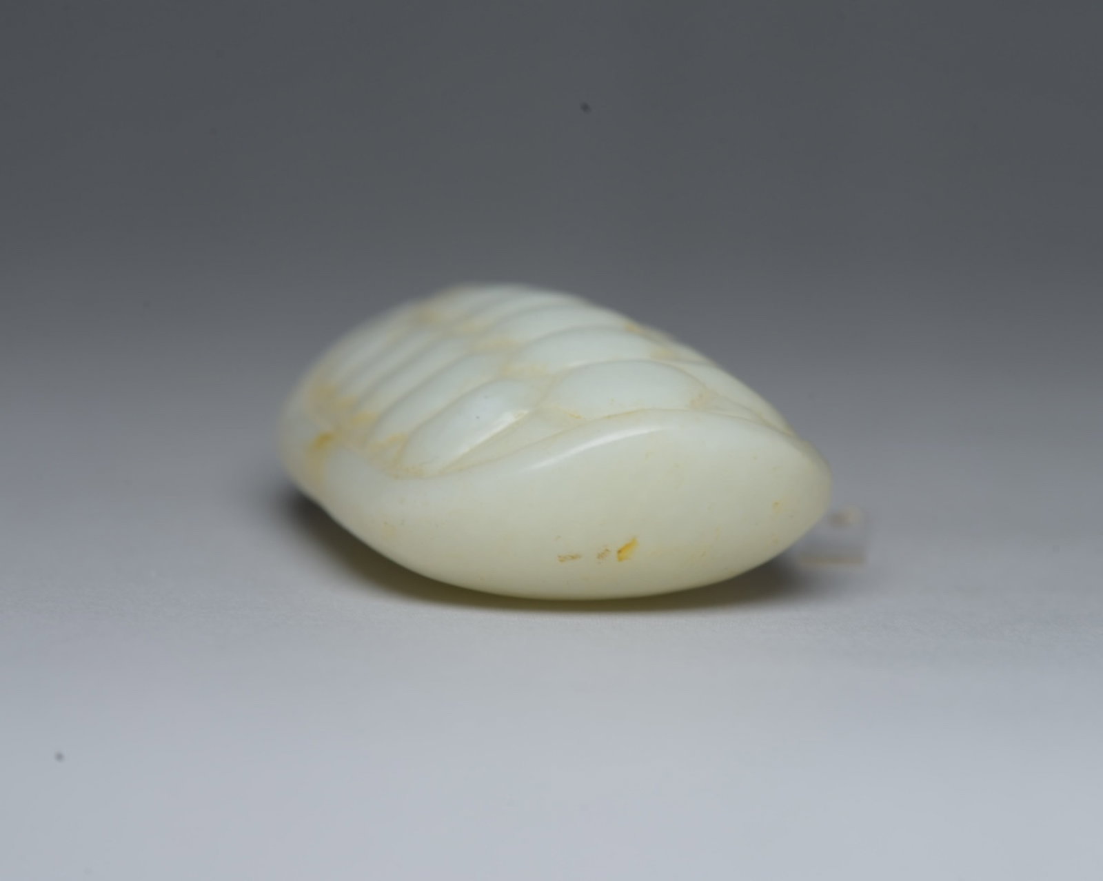 An Exquisite White Jade Turtle Shell Ornament - 5