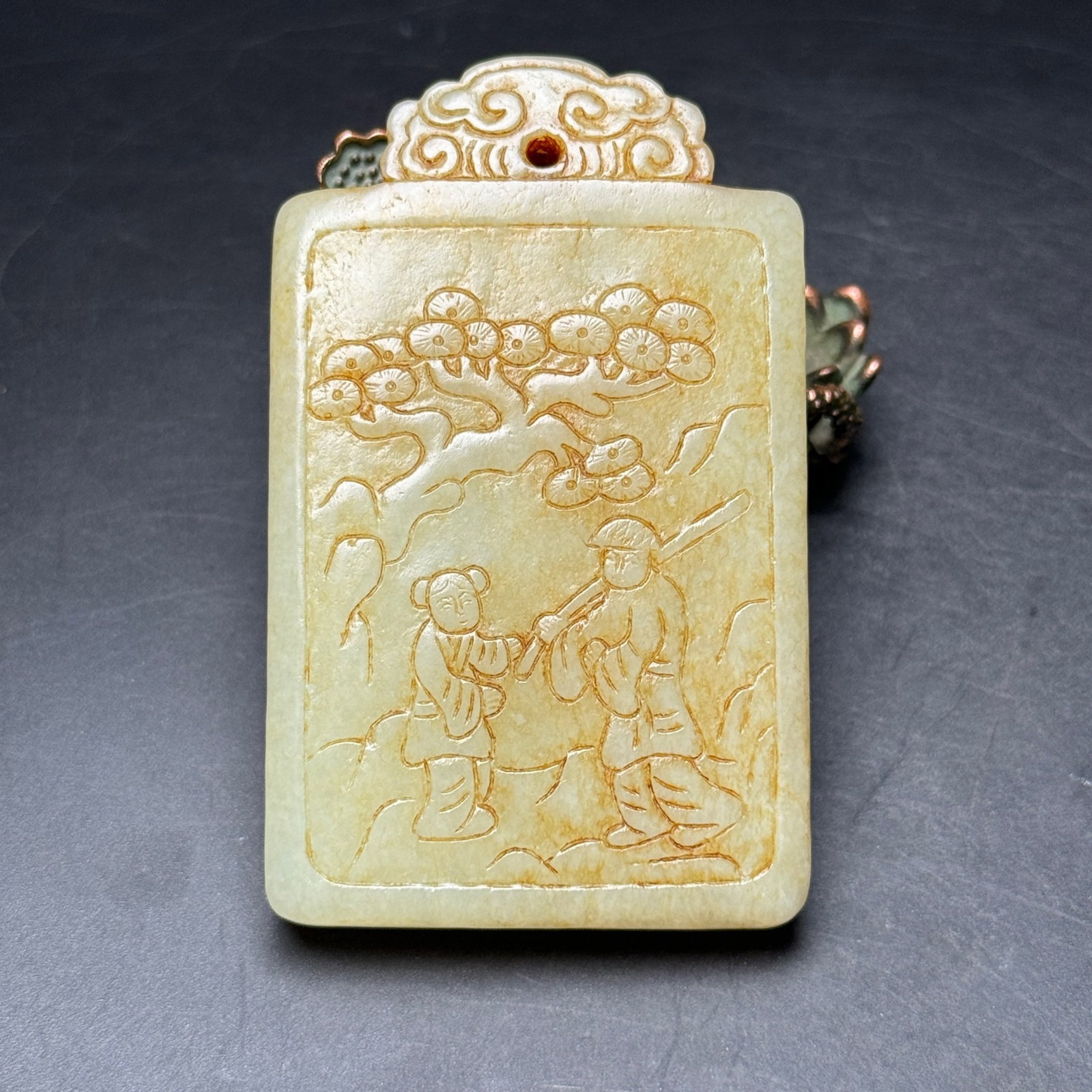 An Exquisite White Jade Character and Story Pattern Pendant: An Exquisite White Jade Character and Story Pattern Pendant,Qing Dynasty,China,Size:51mmx83mmx13mm,Weight:138g 白玉人物故事纹牌,中国清