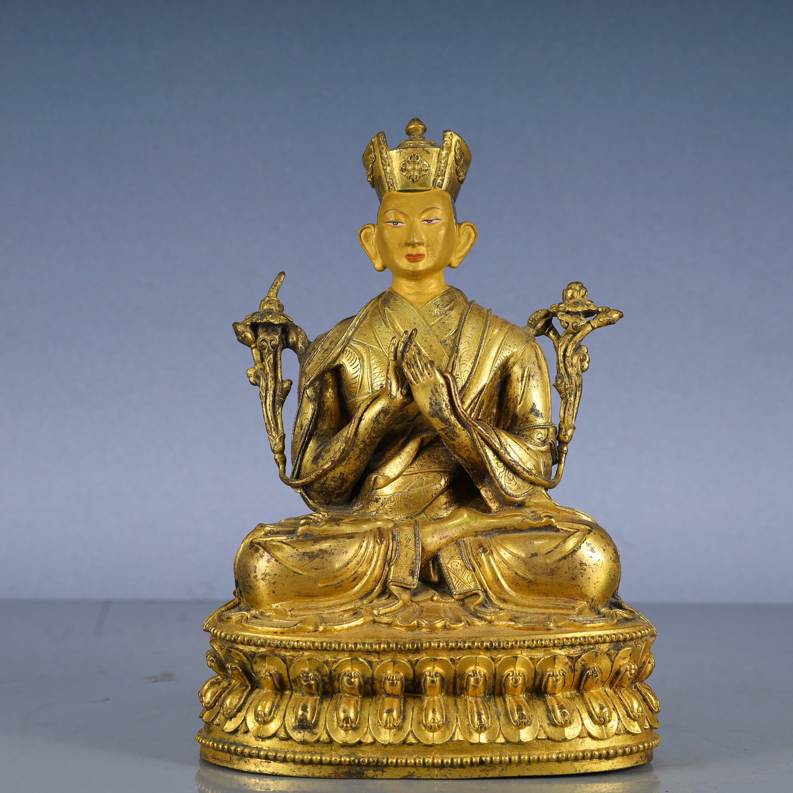 A Solemn Gilt Bronze Buddha Statue: A Solemn Gilt Bronze Buddha Statue,Qing Dynasty, China,Size:6.3inx4.3inx9.1in,Weight:1550g 铜鎏金佛像,中国清代