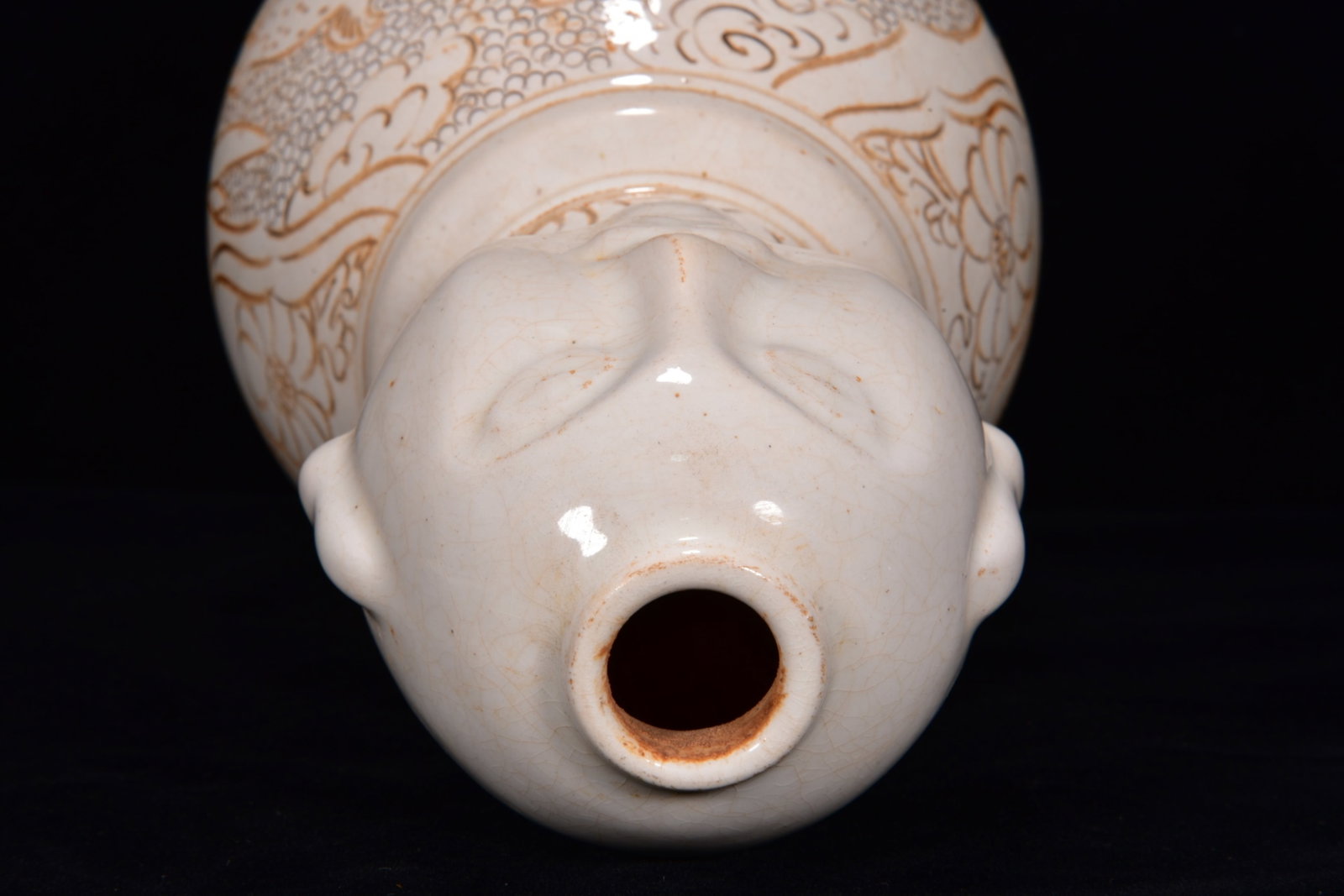 An Exquisite Xing yao Deer Pattern Vase - 5