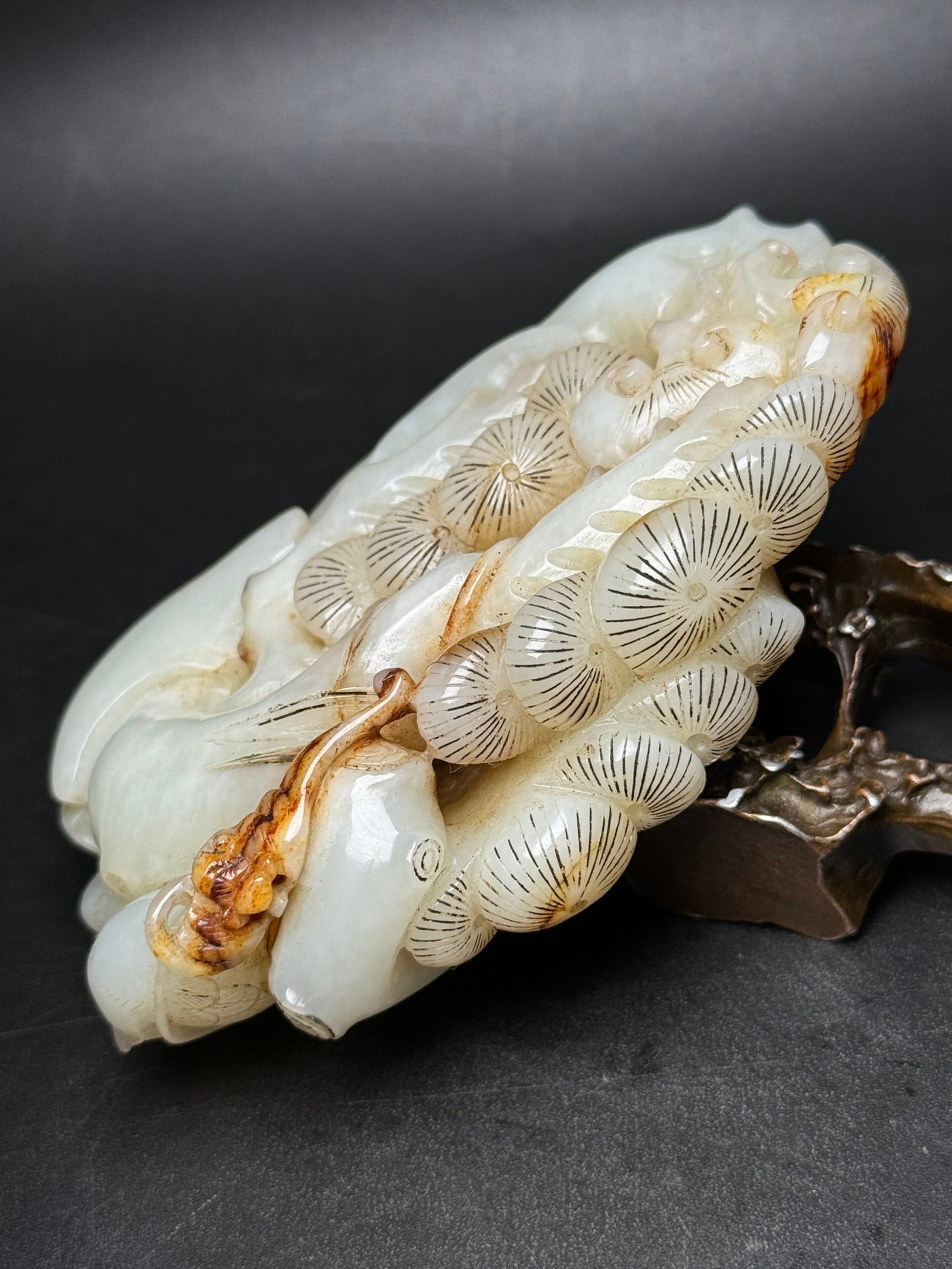 An Exquisite White Jade Crane Pattern Ornament - 6