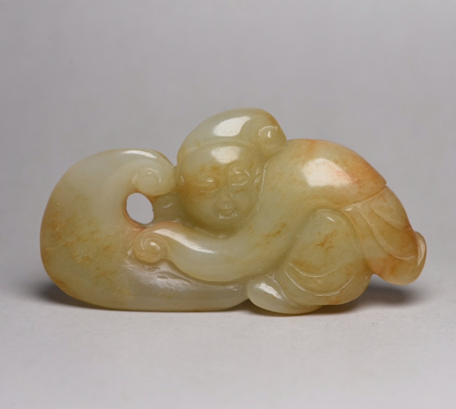 An Exquisite White Jade Figure Ornament: An Exquisite White Jade Figure Ornament,Qing Dynasty,China,Size:3inx1.5inx0.8in,Weight:76g 白玉人物摆件,中国清代
