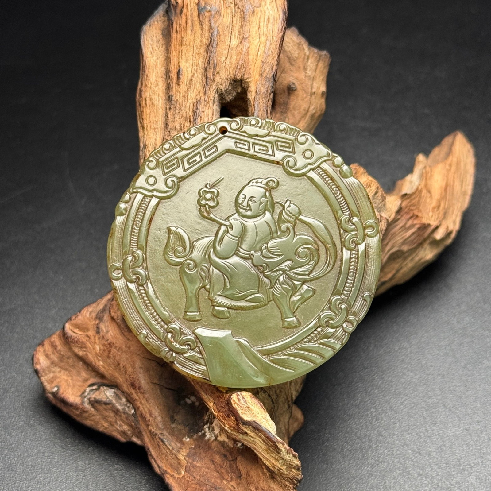 An Exquisite Yellow Jade Figure Pattern Pendant: An Exquisite Yellow Jade Figure Pattern Pendant,Qing Dynasty,China,Size:53mmx5mm,Weight:30g 黄玉人物纹佩,中国清代