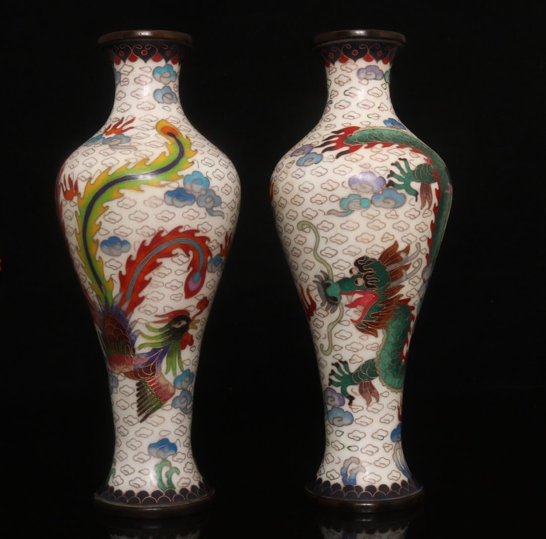 A Pair of Exquisite Cloisonne Dragon and Phoenix Pattern Vases: A Pair of Exquisite Cloisonne Dragon and Phoenix Pattern Vases,Qing Dynasty,China,Qianlong Four-Character Mark,Size:9.8inx3.9in*2,Weight:2540g 一对景泰蓝龙凤&
