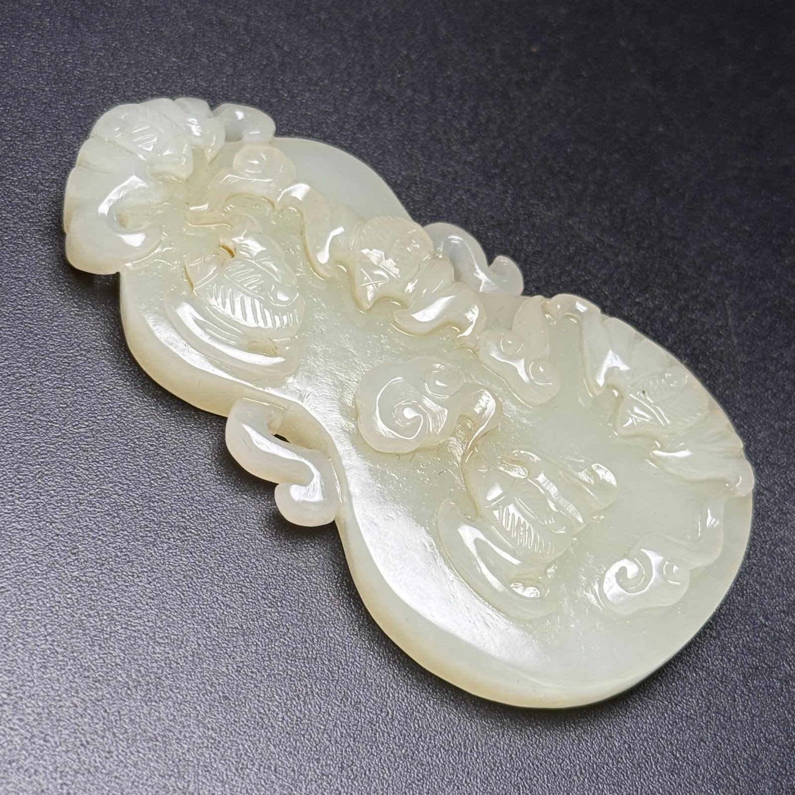 An Exquisite White Jade Bats Pattern Pendant - 4