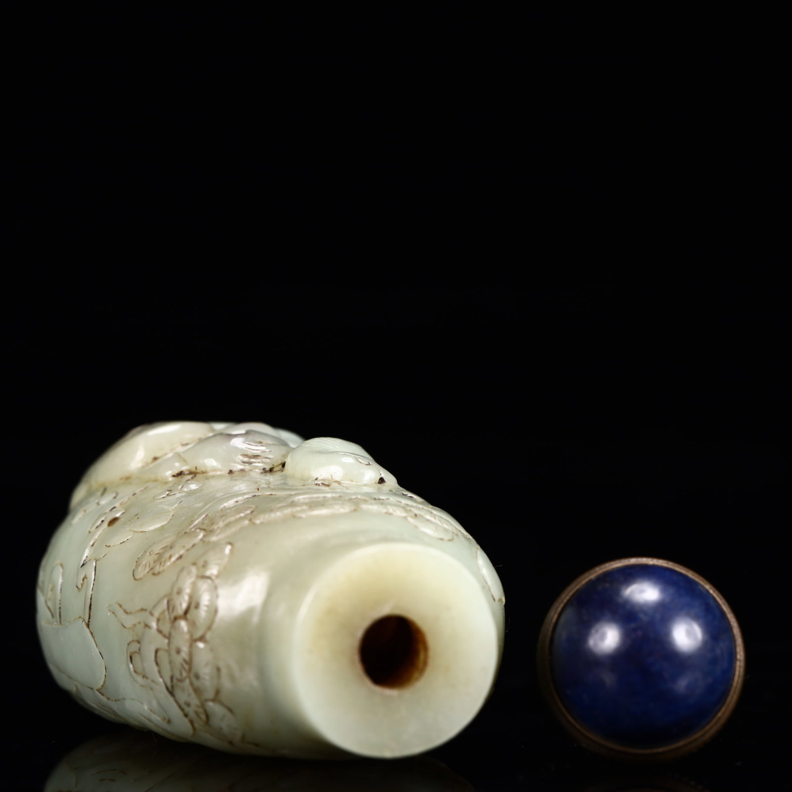 An Exquisite White Jade Figure Pattern Snuff Bottle - 6