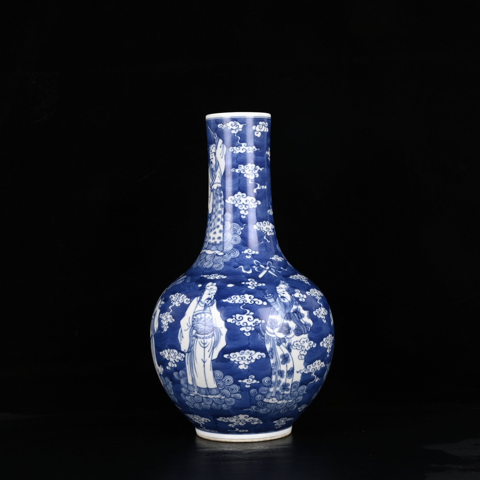 An Exquisite Blue and White Character and Story Pattern Vase: An Exquisite Blue and White Character and Story Pattern Vase,Qing Dynasty,China,Kangxi Four-character Mark,Size:14.2inx7.9in 青花人物故事纹瓶,中&#