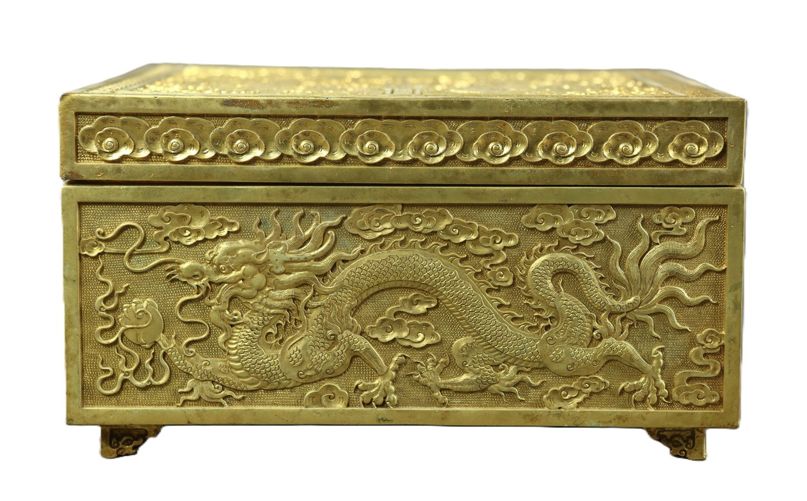 A Set of Fine Gilt Bronze Dragon Pattern Ornaments,with Gilt Bronze Auspicious Cloud and Dragon: A Set of Fine Gilt Bronze Dragon Pattern Ornaments,with Gilt Bronze Auspicious Cloud and Dragon Pattern Box,with poem,Qing Dynasty,China,With Mark,Size:(Box)4.3inx7.9in,(Seal)3.3inx2.4in,(Ornament)0.2