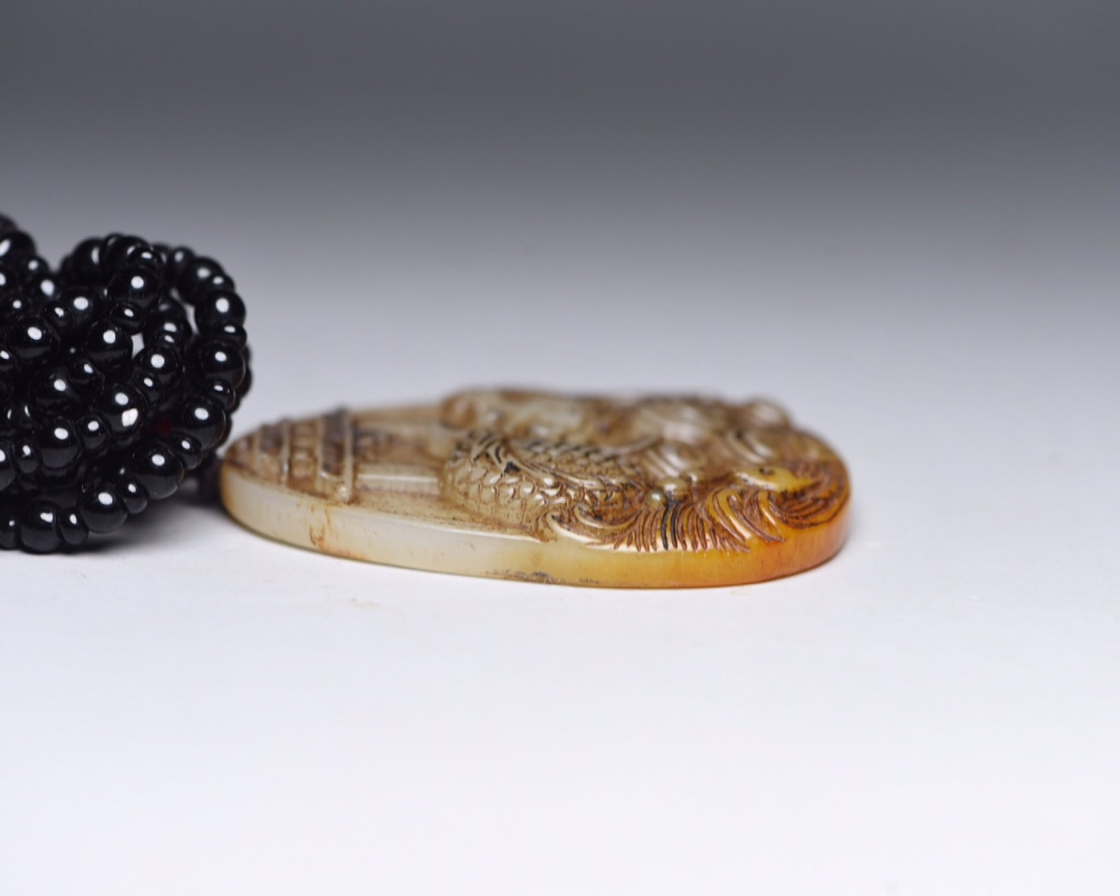 An Exquisite White Jade Fish Pattern Pendant - 3