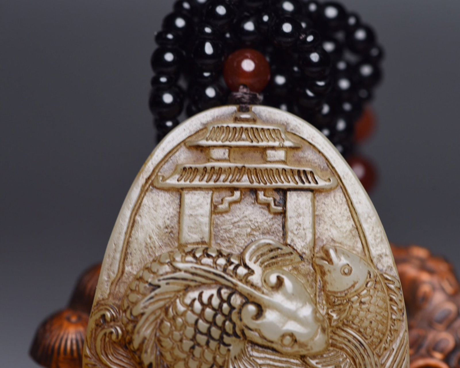 An Exquisite White Jade Fish Pattern Pendant - 4