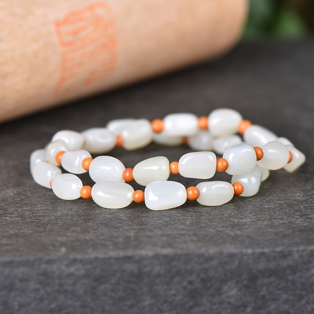 An Exquisite White Jade Bracelets: An Exquisite White Jade Bracelets, 白玉手链