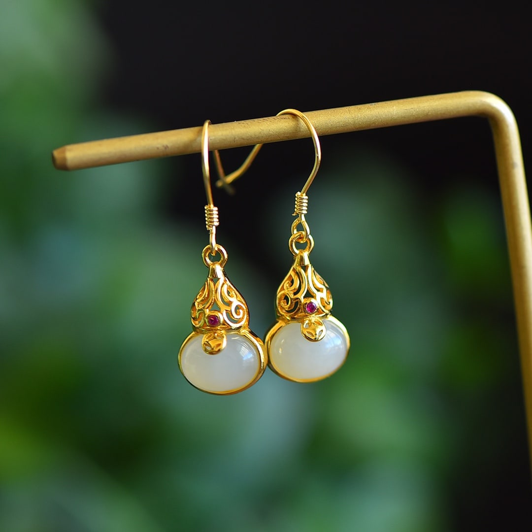 A Pair of Exquisite Sterling Silver-Gold Plated Inlaid White Jade Gourd-Shaped Earrings: A Pair of Exquisite Sterling Silver-Gold Plated Inlaid White Jade Gourd-Shaped Earrings , Size :7mmx9mm