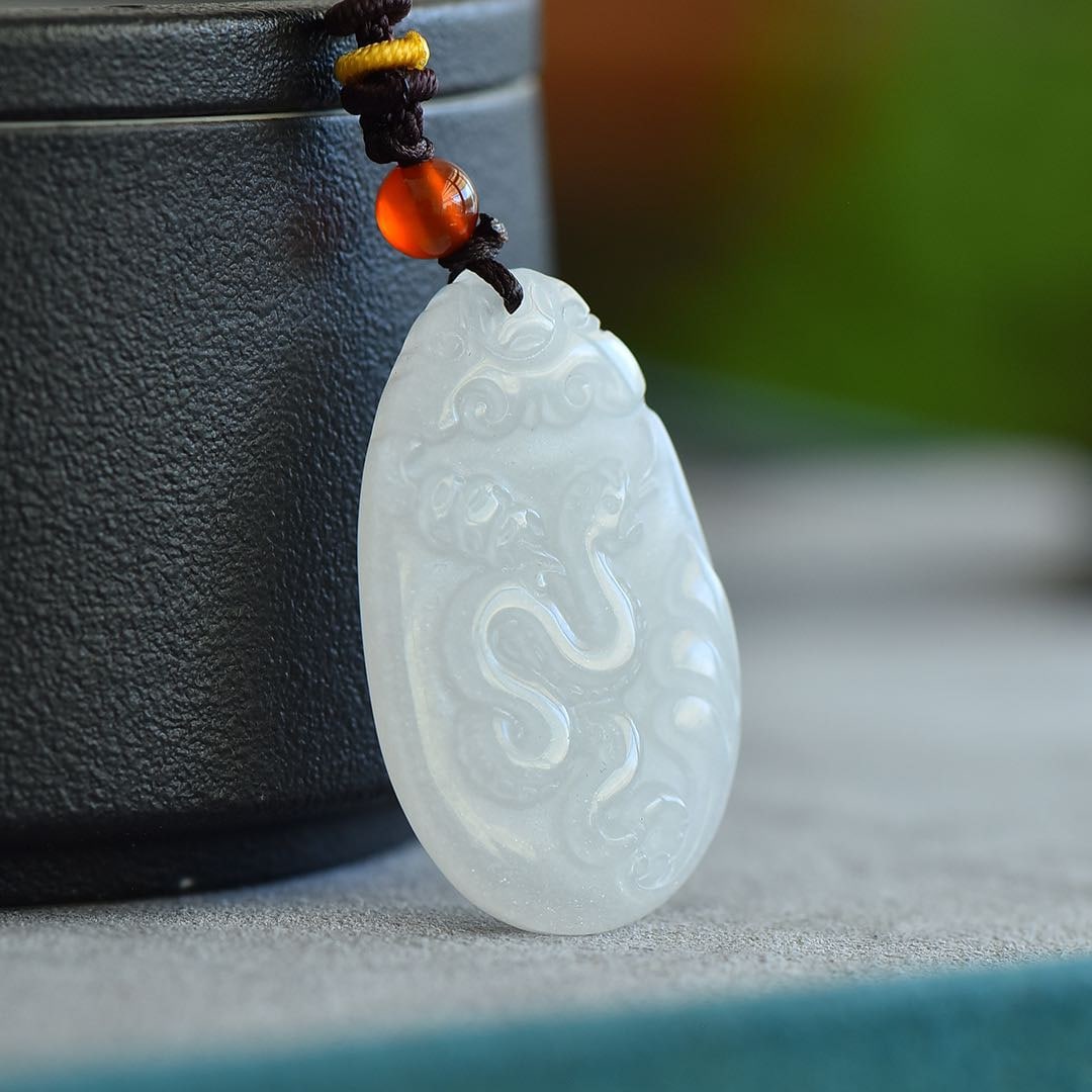 An Exquisite White Jade Snake Pattern Pendant: An Exquisite White Jade Snake Pattern Pendant 白玉蛇纹挂件