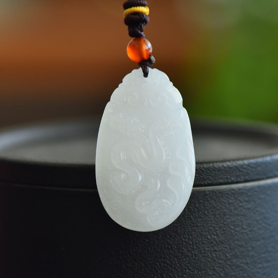 An Exquisite White Jade Snake Pattern Pendant - 4