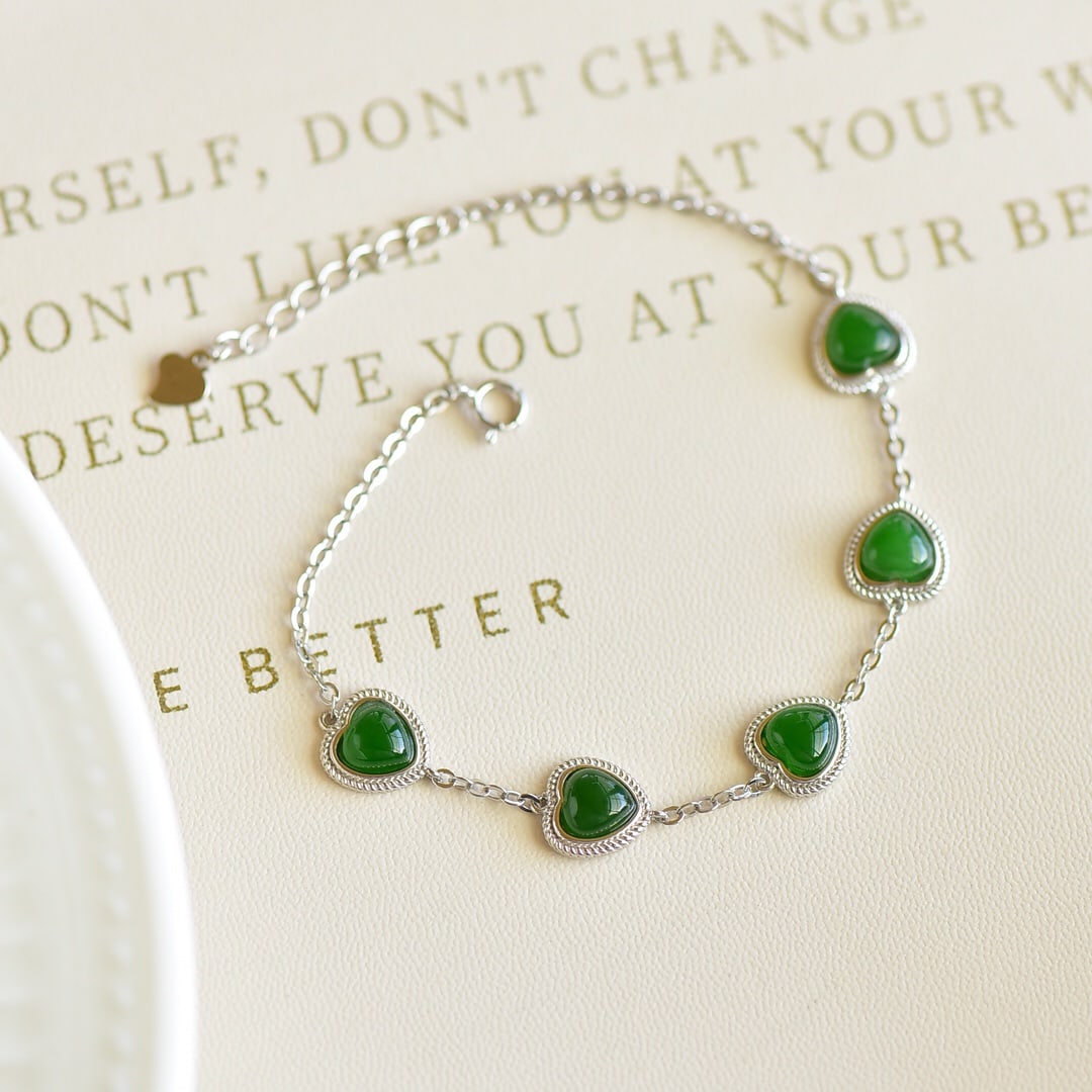 An Exquisite Sterling Silver Inlaid Jasper Bracelet: An Exquisite Sterling Silver Inlaid Jasper Bracelet,Size:6mmx6mm 纯银镶碧玉手链