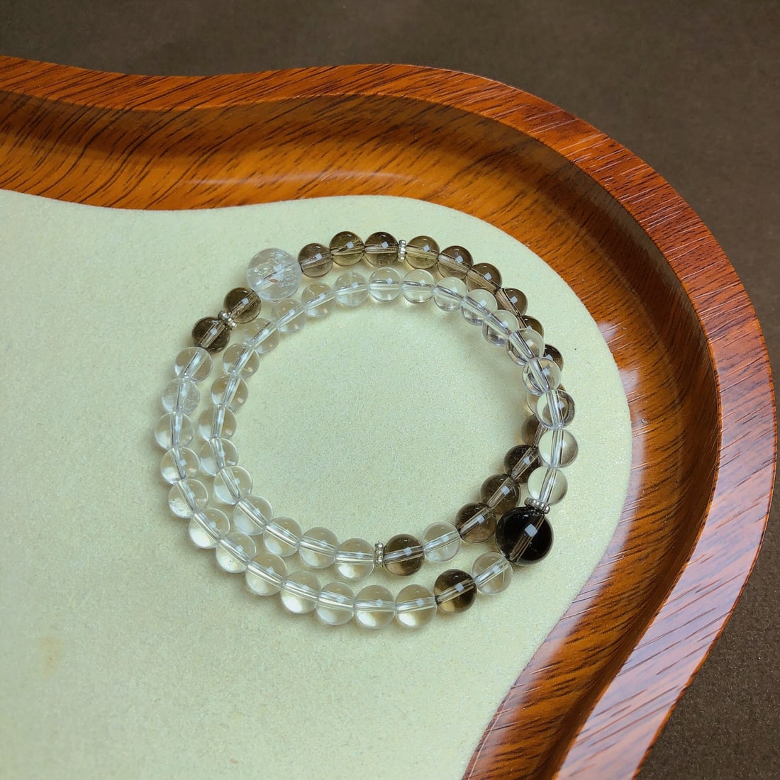 An Exquisite Crystal Bracelet: An Exquisite Crystal Bracelet,Size:6.3mm,9.8mm,Weight:22g 水晶手串