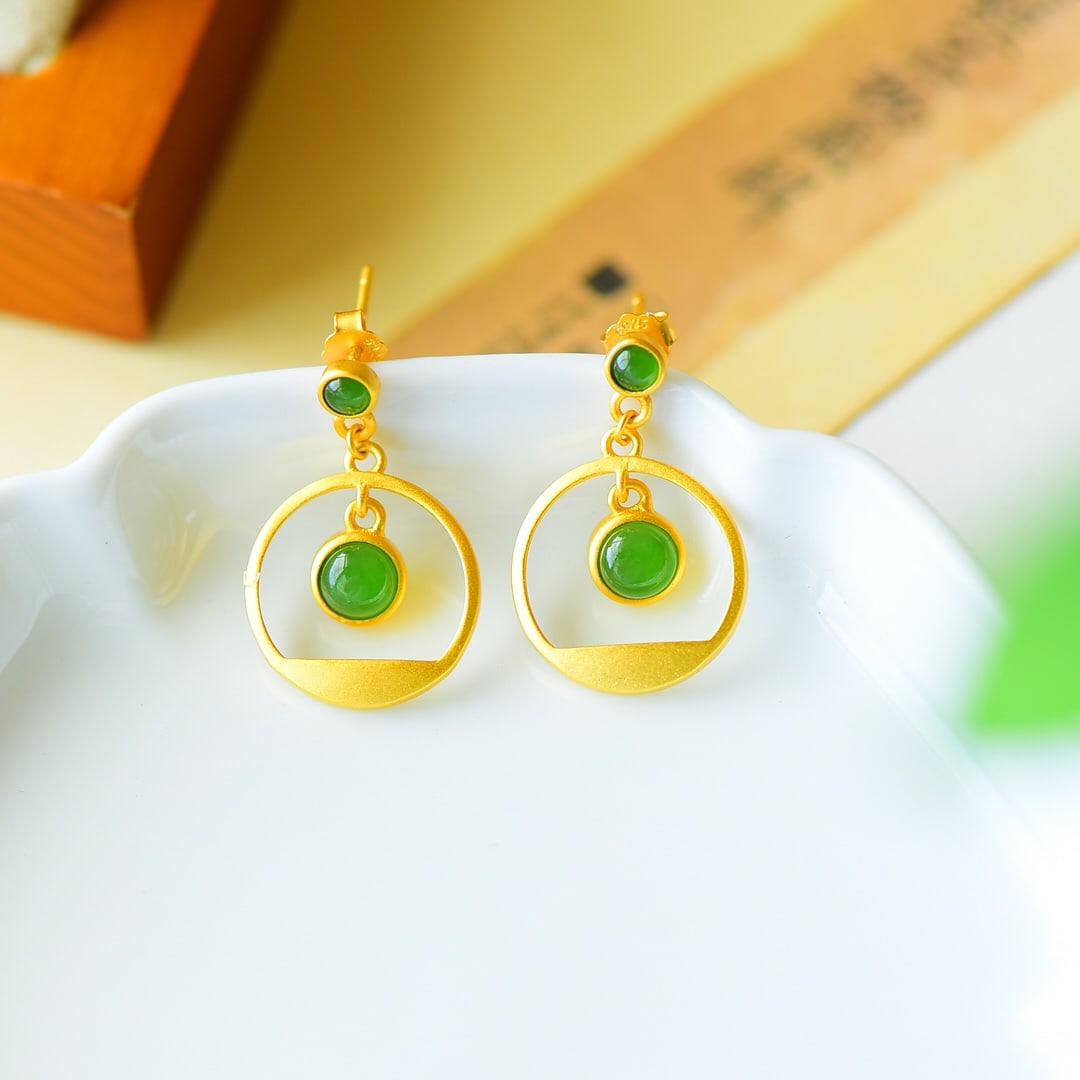 A Pair of Exquisite Sterling Silver-Gold Plated Inlaid Jasper Earrings: A Pair of Exquisite Sterling Silver-Gold Plated Inlaid Jasper Earrings,Size:16mmx25mm 一对纯银镀金镶碧玉耳环