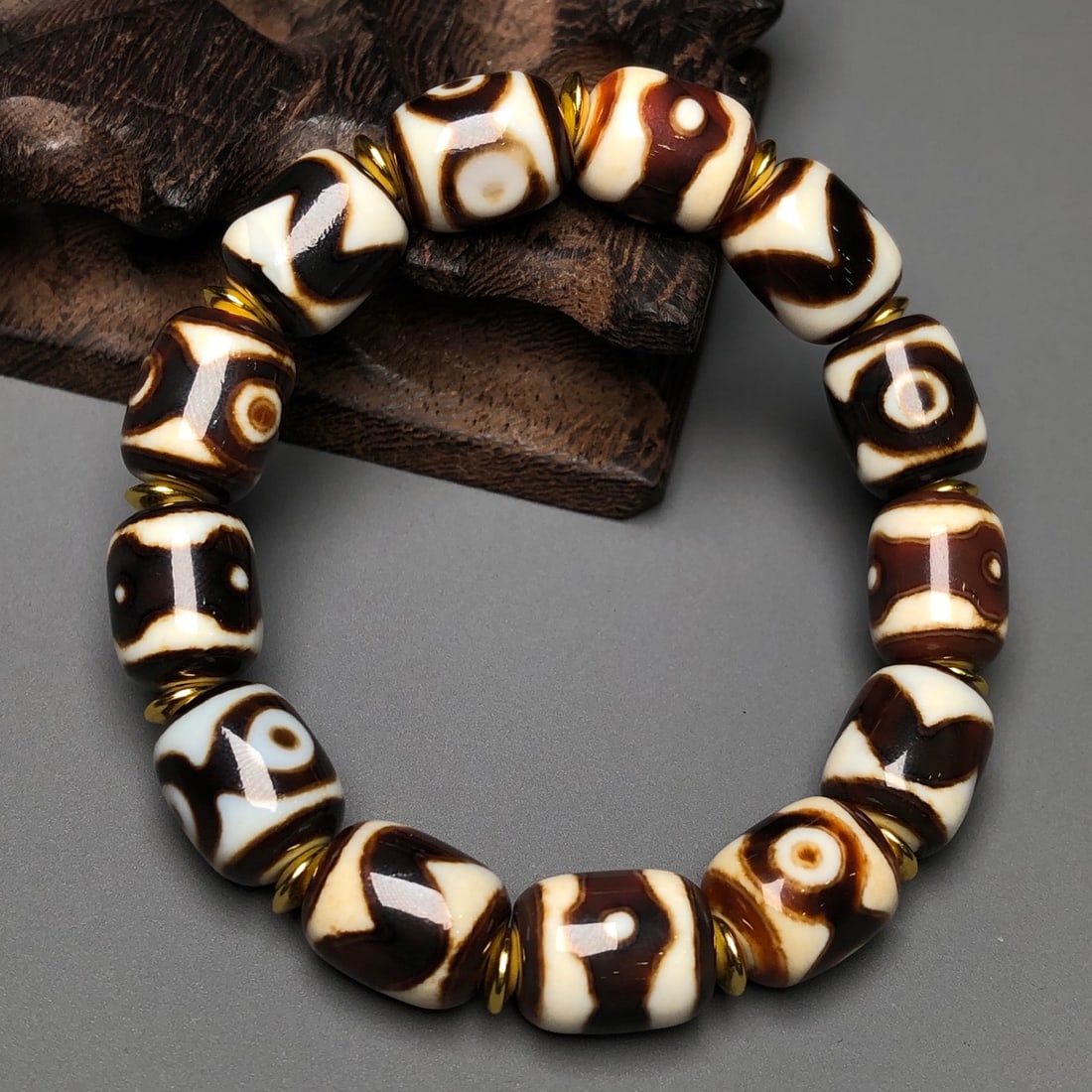 A Precious Dzi Bead Bracelets - 4
