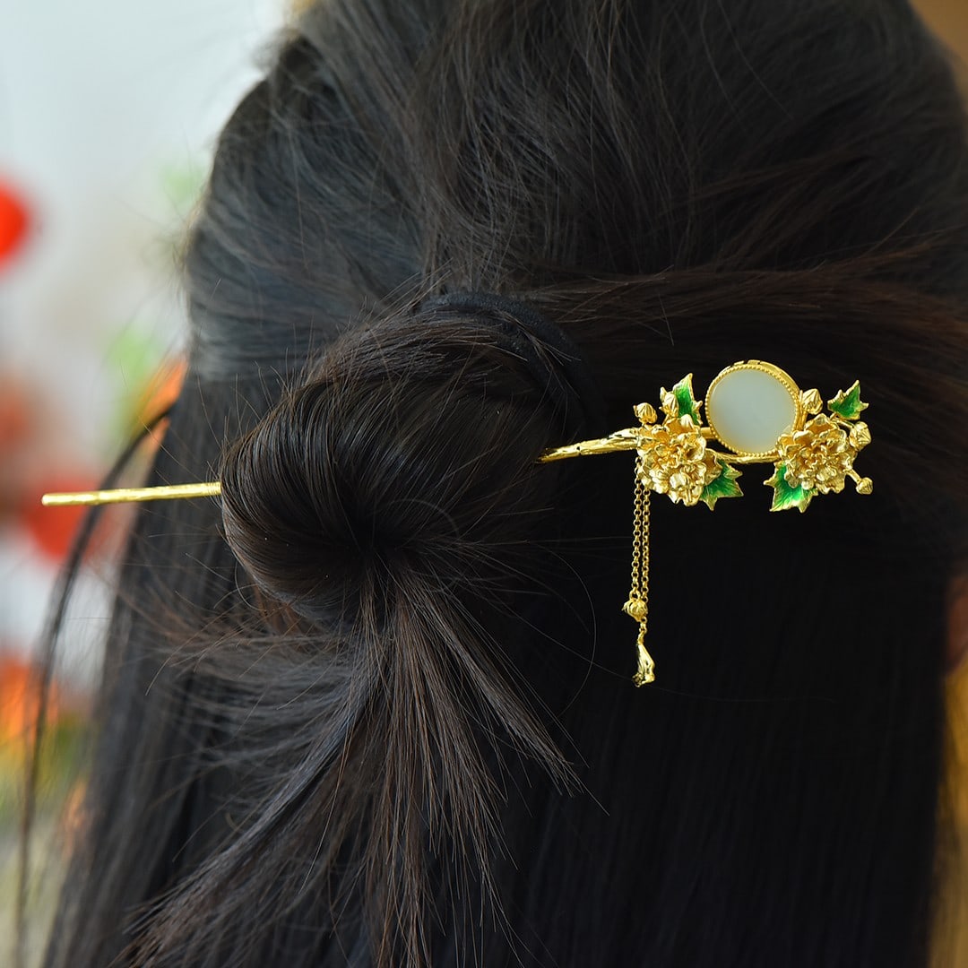 An Exquisite Sterling Silver-Gold Plated Inlaid White Jade Enamel Hairpin: An Exquisite Sterling Silver-Gold Plated Inlaid White Jade Enamel Hairpin 纯银镀金镶白玉珐琅发簪