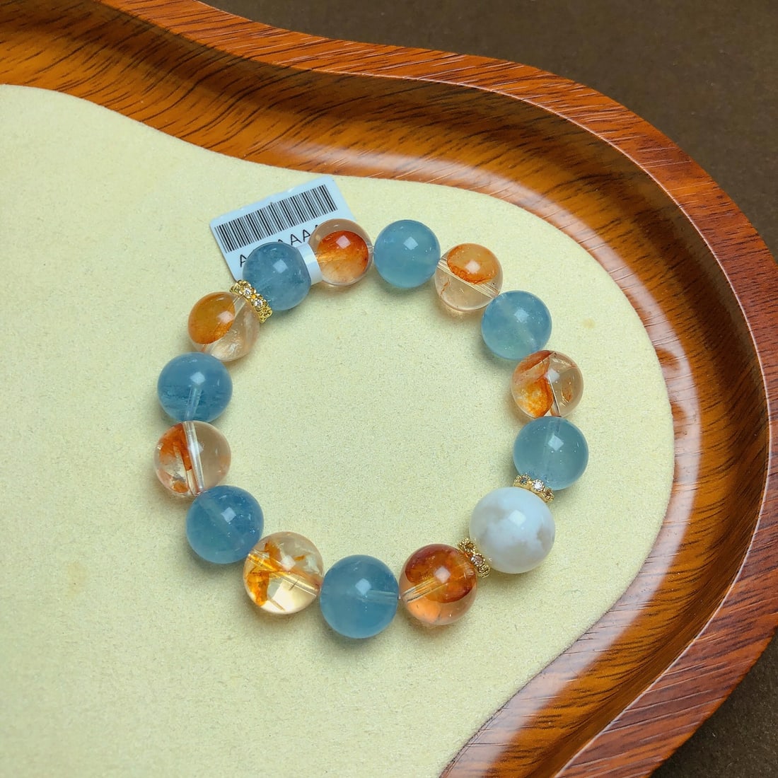 An Exquisite Crystal Bracelet: An Exquisite Crystal Bracelet,Size:12.2mm,Weight:39.1g 水晶手串