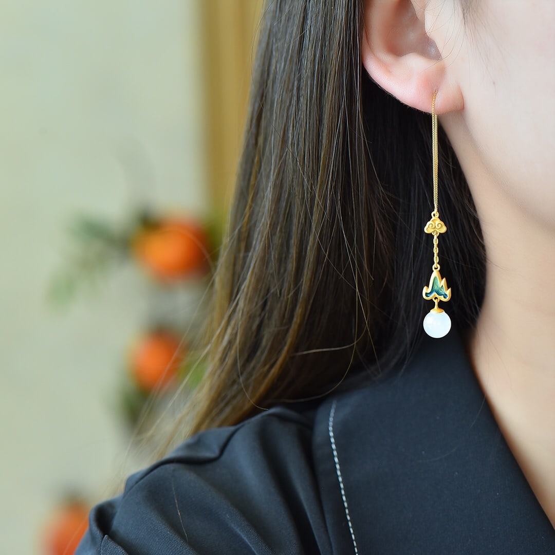 A Pair of Exquisite Sterling Silver-Gold Plated Inlaid White Jade Cloisonne Enamel Earrings: A Pair of Exquisite Sterling Silver-Gold Plated Inlaid White Jade Cloisonne Enamel Earrings,Size:10mmx10mm