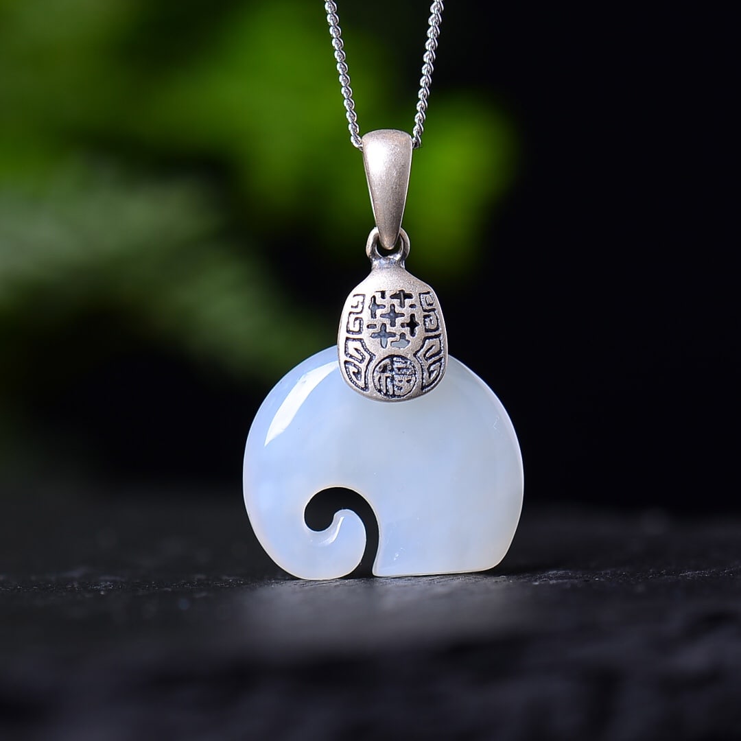 An Exquisite Sterling Silver Inlaid White Jade Pendant: An Exquisite Sterling Silver Inlaid White Jade Pendant,Size:15mmx18mm 纯银镶白玉吊坠