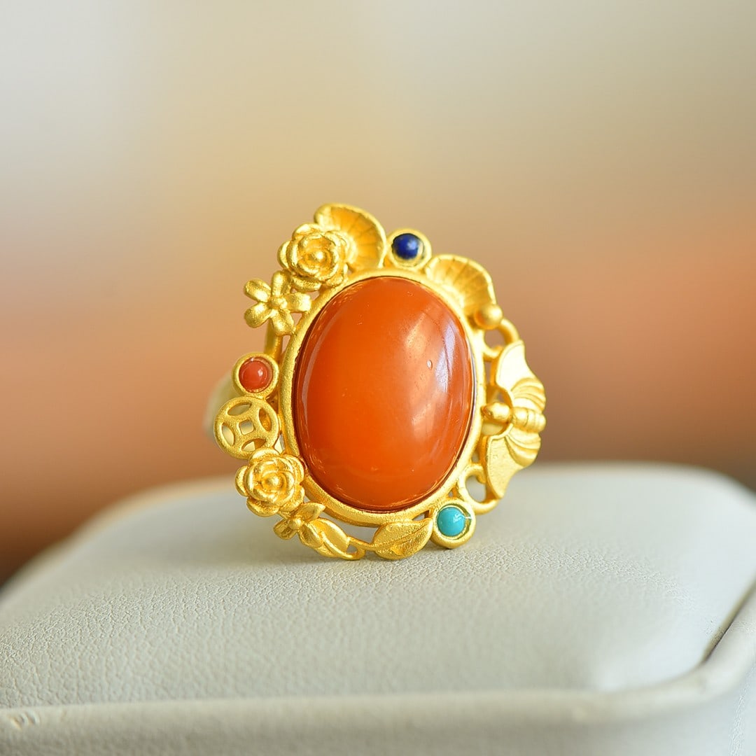 An Exquisite Sterling Silver-Gold Plated Inlaid Beeswax Ring,Inlaid Gems: An Exquisite Sterling Silver-Gold Plated Inlaid Beeswax Ring,Inlaid Gems,Size:10mmx14mm 纯银镀金镶蜜蜡戒指,嵌宝石