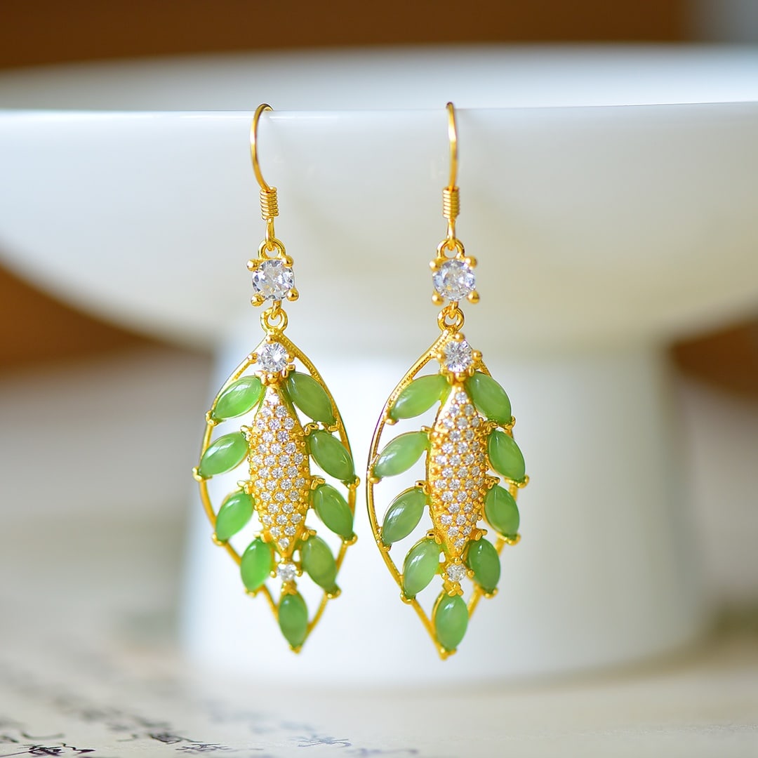 A Pair of Exquisite Sterling Silver-Gold Plated Inlaid Jasper Earrings,Inlaid Diamond: A Pair of Exquisite Sterling Silver-Gold Plated Inlaid Jasper Earrings,Inlaid Diamond,Size:7mmx9mm 一对纯银镀金镶碧玉耳环,嵌&