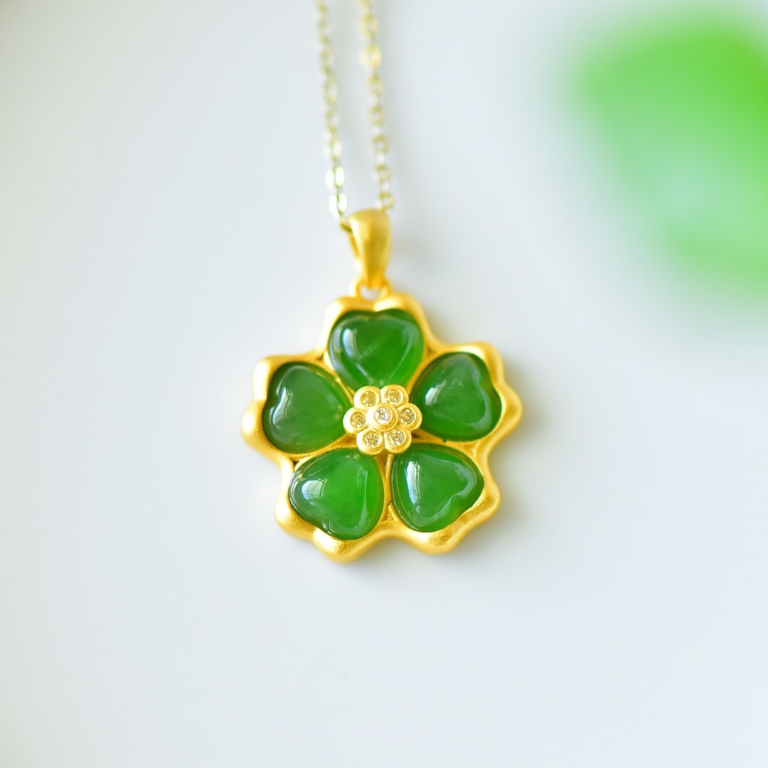 An Exquisite Sterling Silver-Gold Plated Inlaid Jasper Necklace,Inlaid Diamond: An Exquisite Sterling Silver-Gold Plated Inlaid Jasper Necklace,Inlaid Diamond,Size:19mmx25mm 纯银镀金镶碧玉项链,嵌钻石