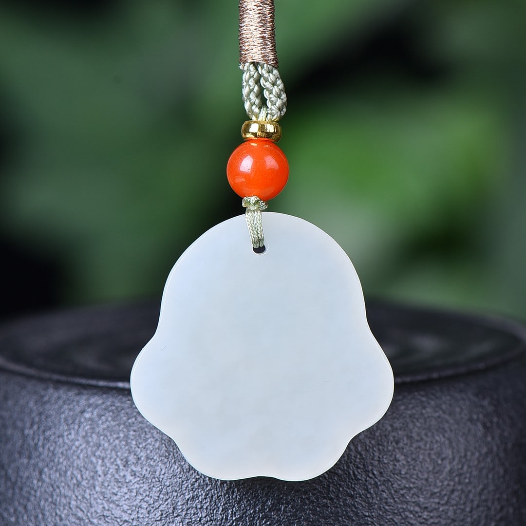 An Exquisite White Jade Pendant: An Exquisite White Jade Pendant,Size:24mmx25mm 白玉挂件