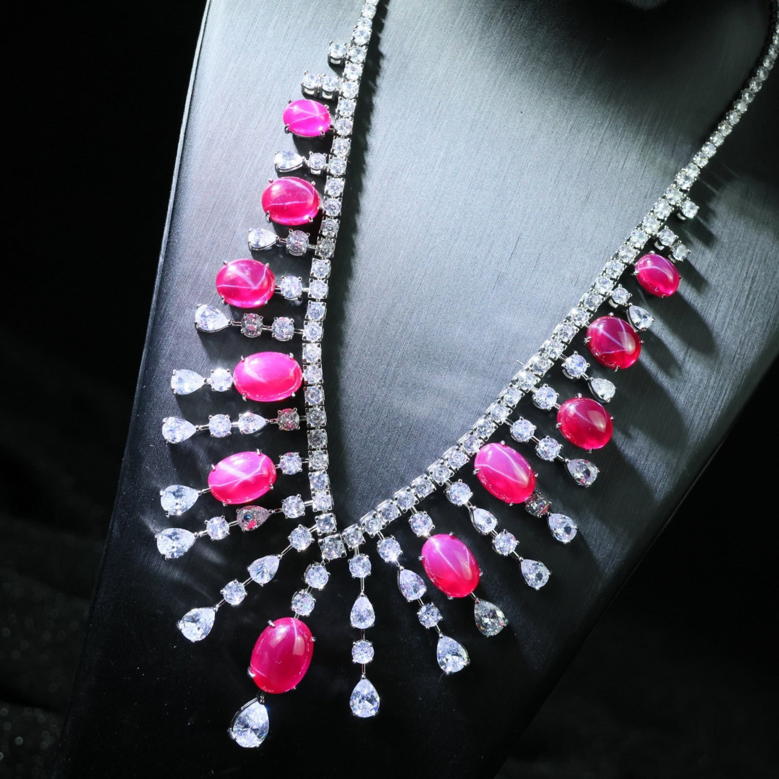 An Exquisite Necklace - 4