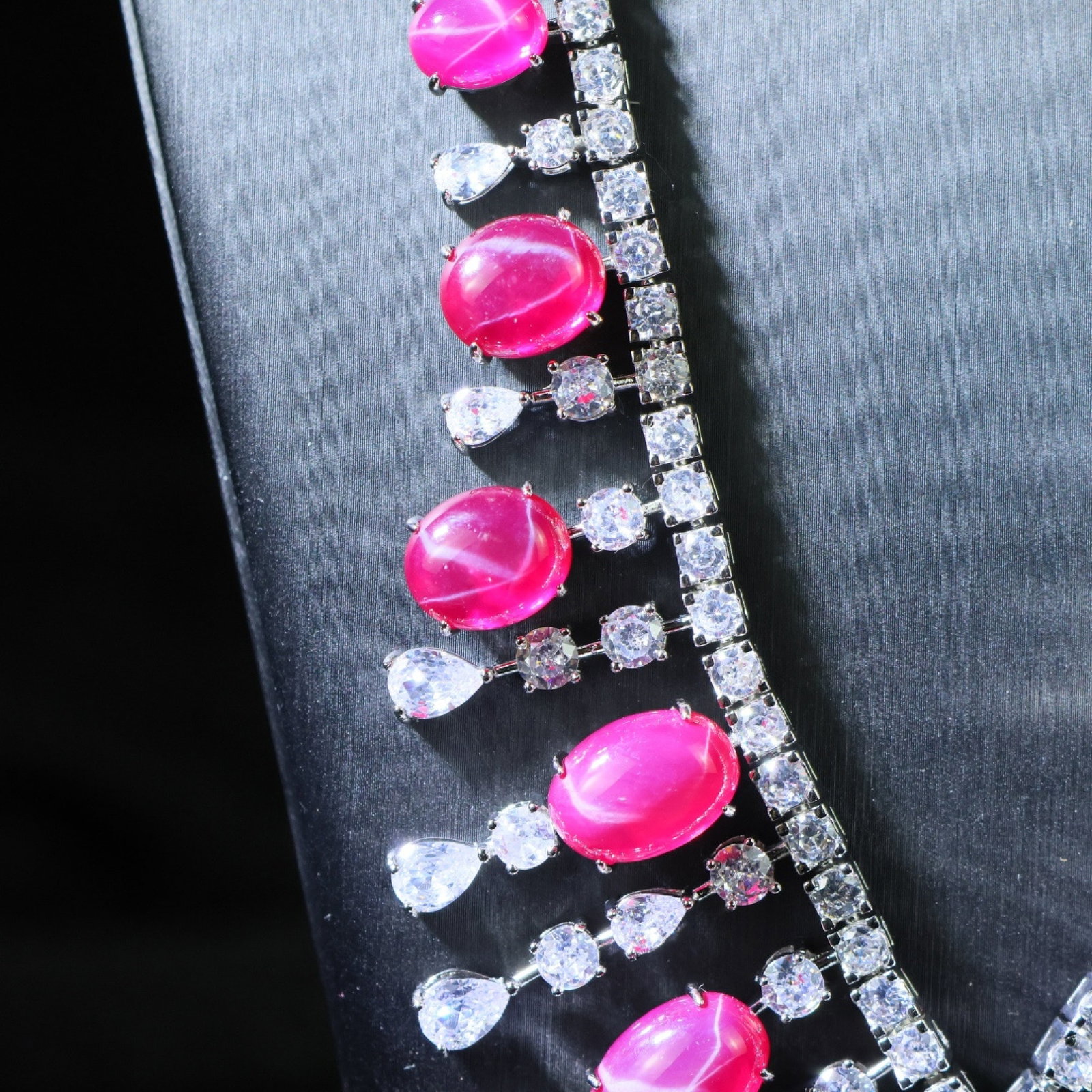 An Exquisite Necklace - 6