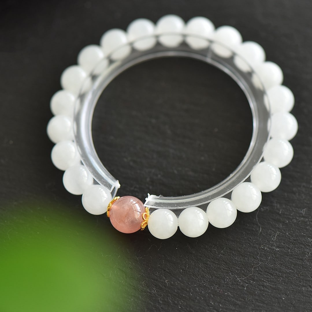 An Exquisite White Jade Bracelets: An Exquisite White Jade Bracelets,Size:8mmx8mm 白玉手链