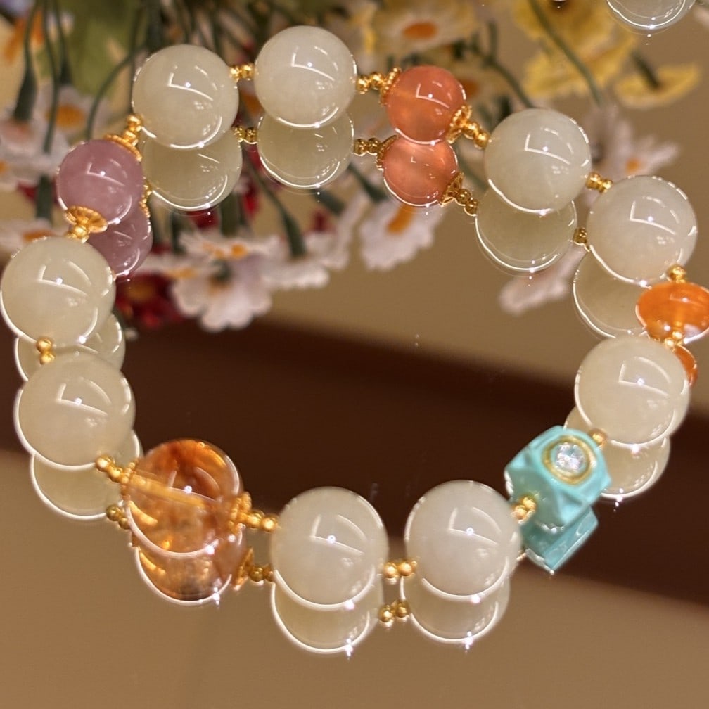 An Exquisite White Jade Bracelet: An Exquisite White Jade Bracelet,Size:12mm 白玉手串