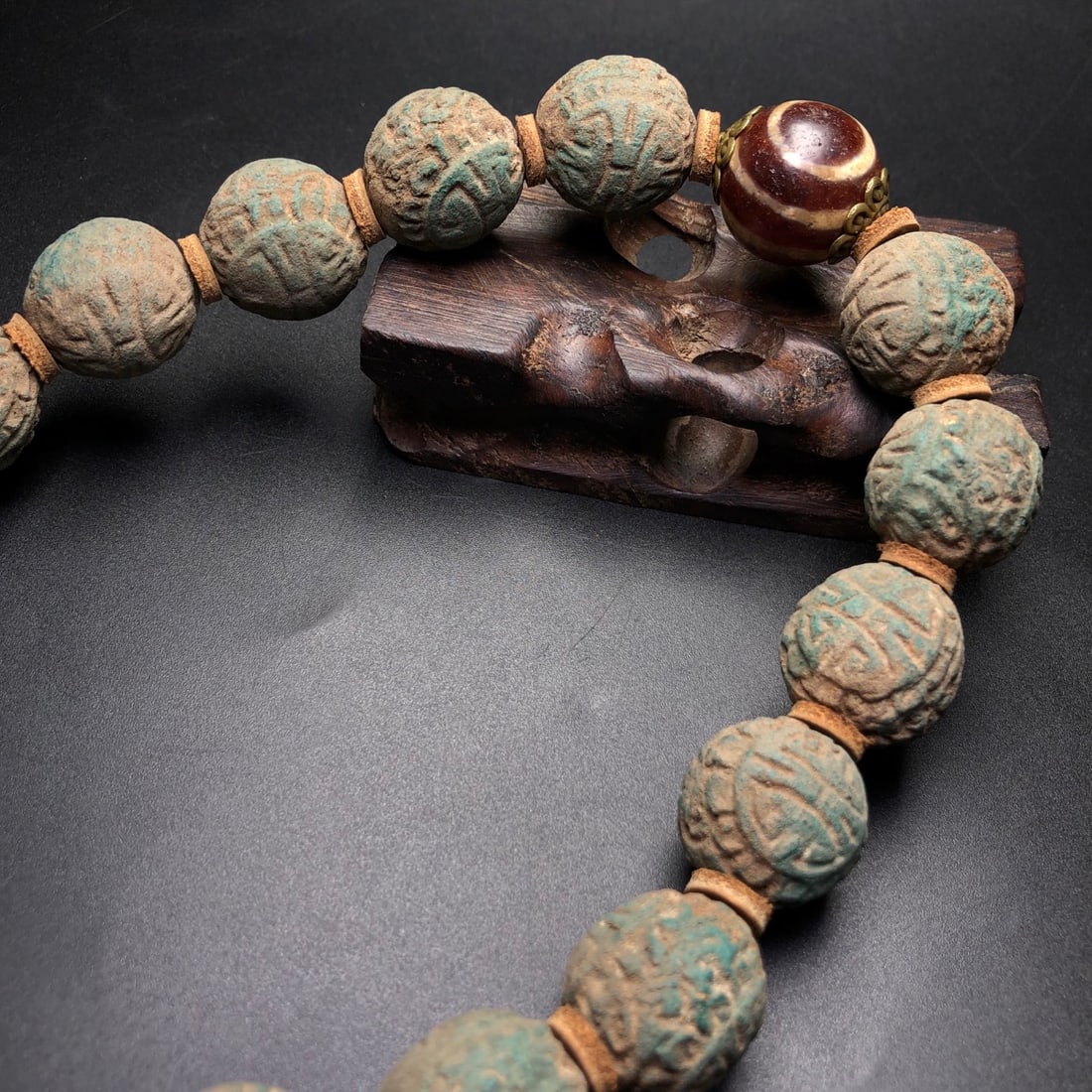 A Precious Eaglewood Bracelets - 8