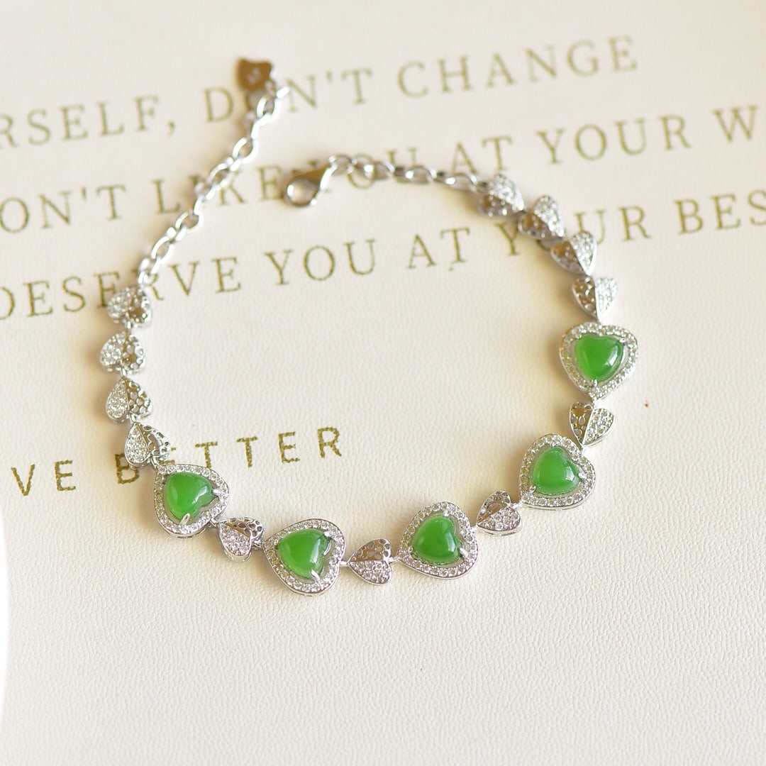 An Exquisite Sterling Silver Inlaid Jasper Bracelet,Inlaid Diamond: An Exquisite Sterling Silver Inlaid Jasper Bracelet,Inlaid Diamond,Size:6mmx6mm 纯银镶碧玉手链,嵌钻石