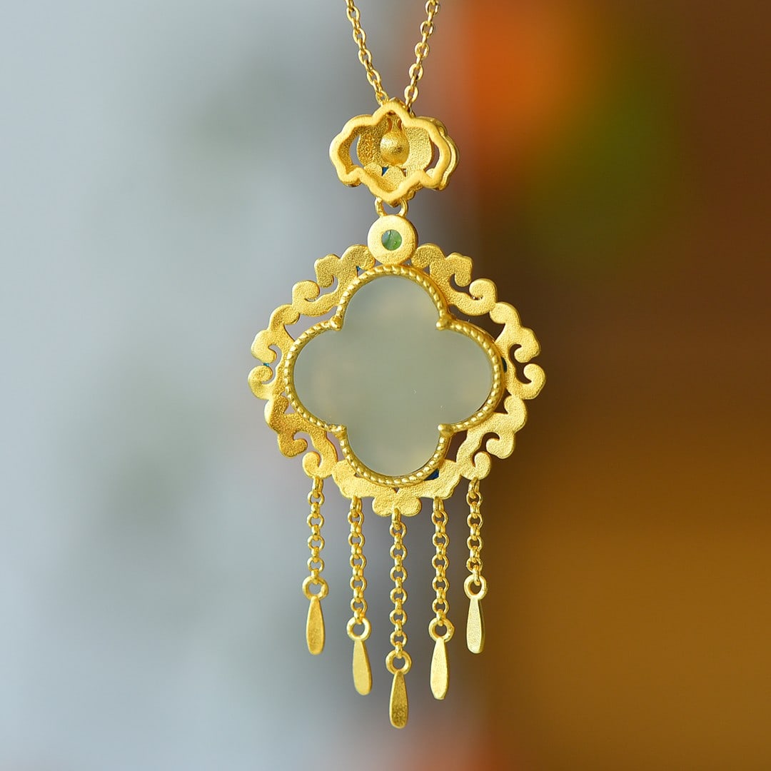 An Exquisite Sterling Silver-Gold Plated Inlaid White Jade Pendant: An Exquisite Sterling Silver-Gold Plated Inlaid White Jade Pendant 纯银镀金镶白玉吊坠