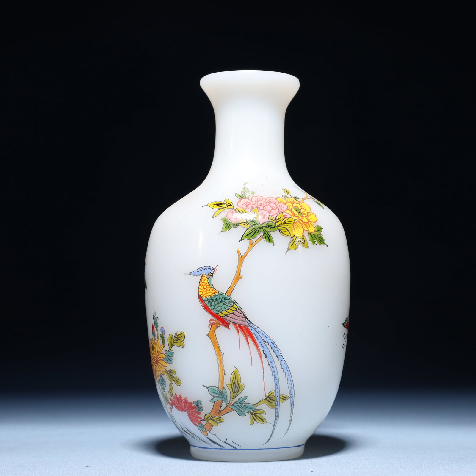An Exquisite Glass Flower and Phoenix Pattern Vase: An Exquisite Glass Flower and Phoenix Pattern Vase,Qing Dynasty,China,Qianlong Four-character Mark,Size:3.5inx7.1in,Weight:452g 琉璃花卉凤纹瓶,中国