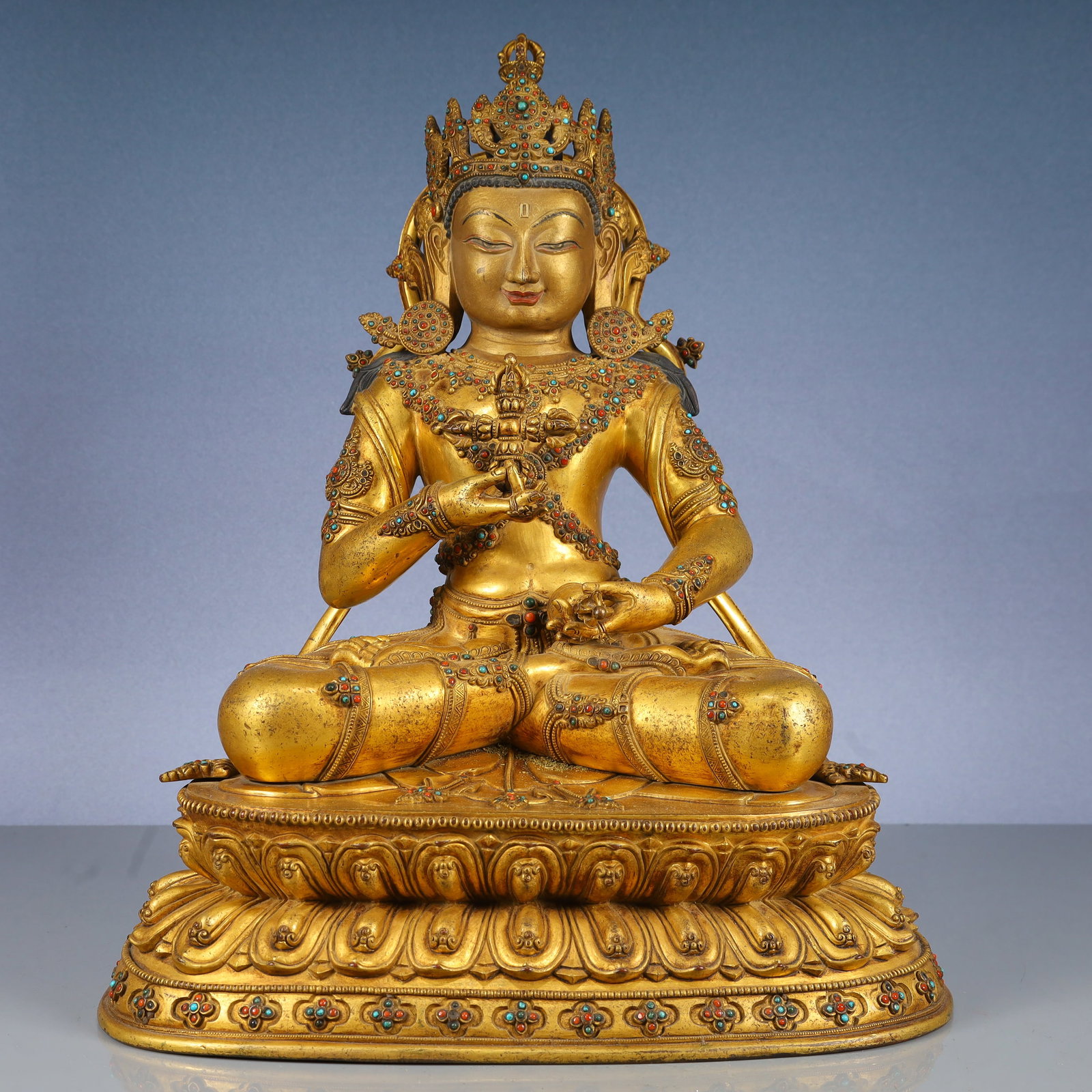 A Solemn Gilt Bronze Statue of Vajra,Inlaid Gems and Turquoise: A Solemn Gilt Bronze Statue of Vajra,Inlaid Gems and Turquoise,Qing Dynasty, China,Size:12.2inx9.1inx15.7in,Weight:12250g 铜鎏金金刚像,嵌宝石Ņ