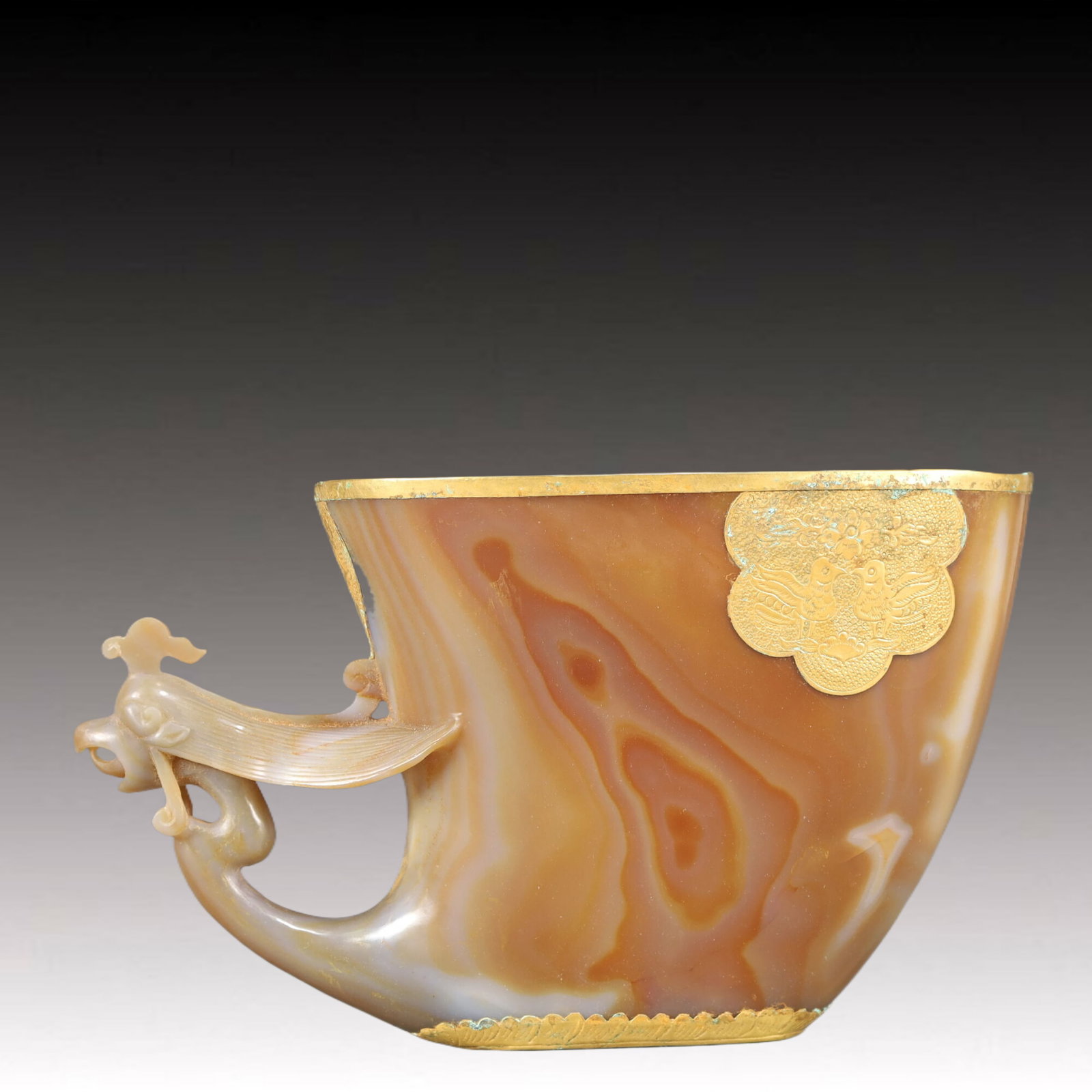 An Exquisite Agate Cover with Gold Phoenix Pattern Cup: An Exquisite Agate Cover with Gold Phoenix Pattern Cup,Qing Dynasty, China,Size:8.3inx3.1inx4.9in,Weight:400g 玛瑙包金凤纹杯，中国清&#