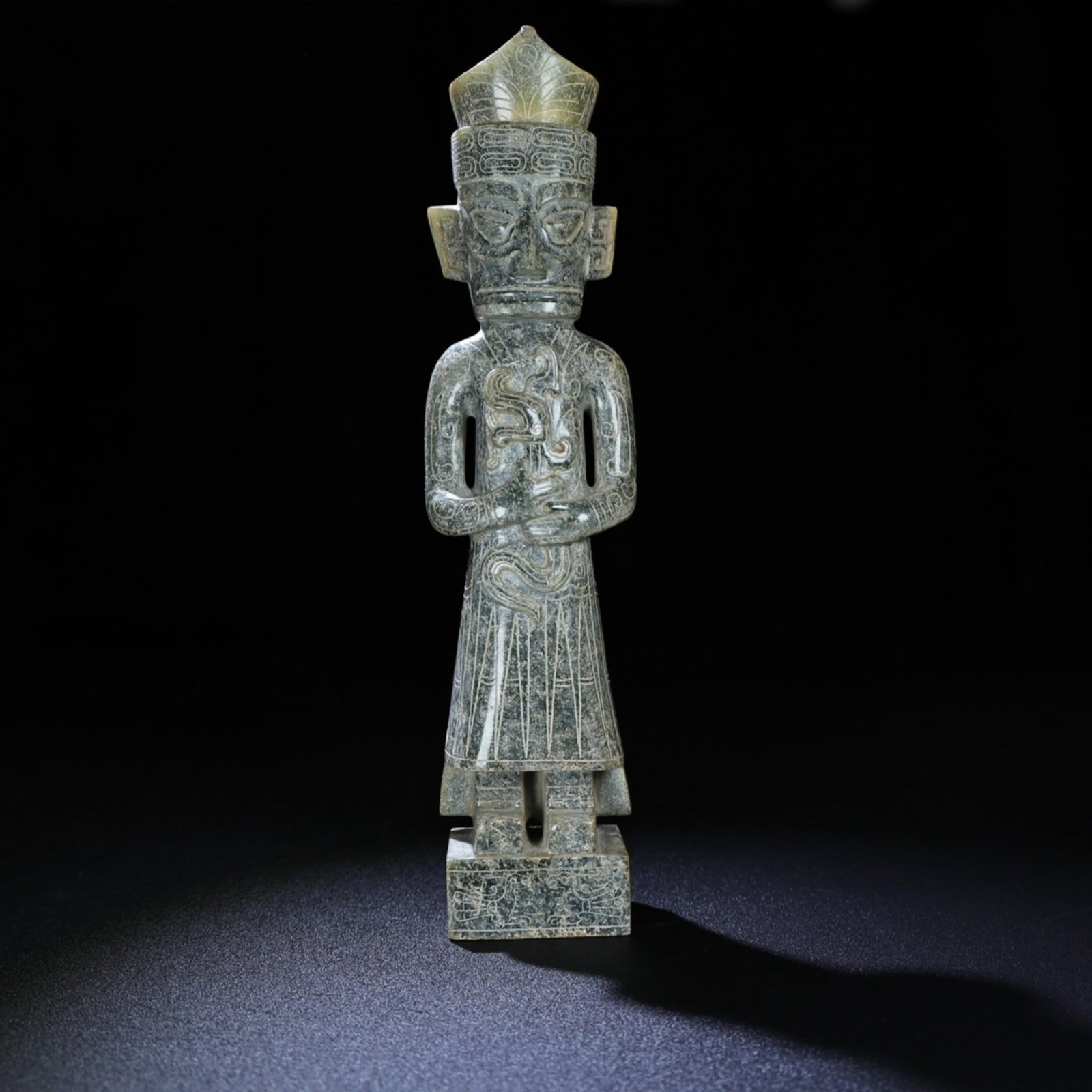 An Exquisite Archaic Jade Figure Ornament: An Exquisite Archaic Jade Figure Ornament,Ancient Time,China,Size:252mmx60mmx34mm,Weight:783g 高古玉人物摆件,中国远古时期