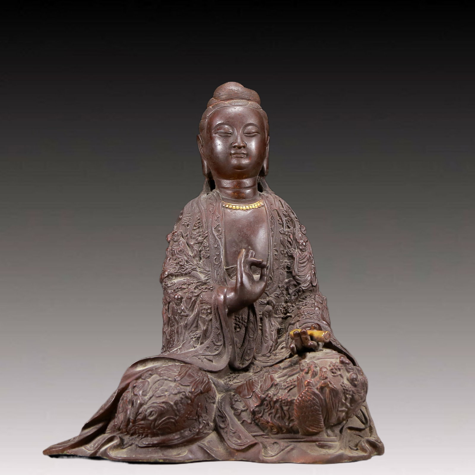 A Solemn Bronze Statue of Avalokitesvara: A Solemn Bronze Statue of Avalokitesvara,Ming Dynasty, China,Size:13.8inx7.9inx16.9in,Weight:10930g 铜观音像，明代