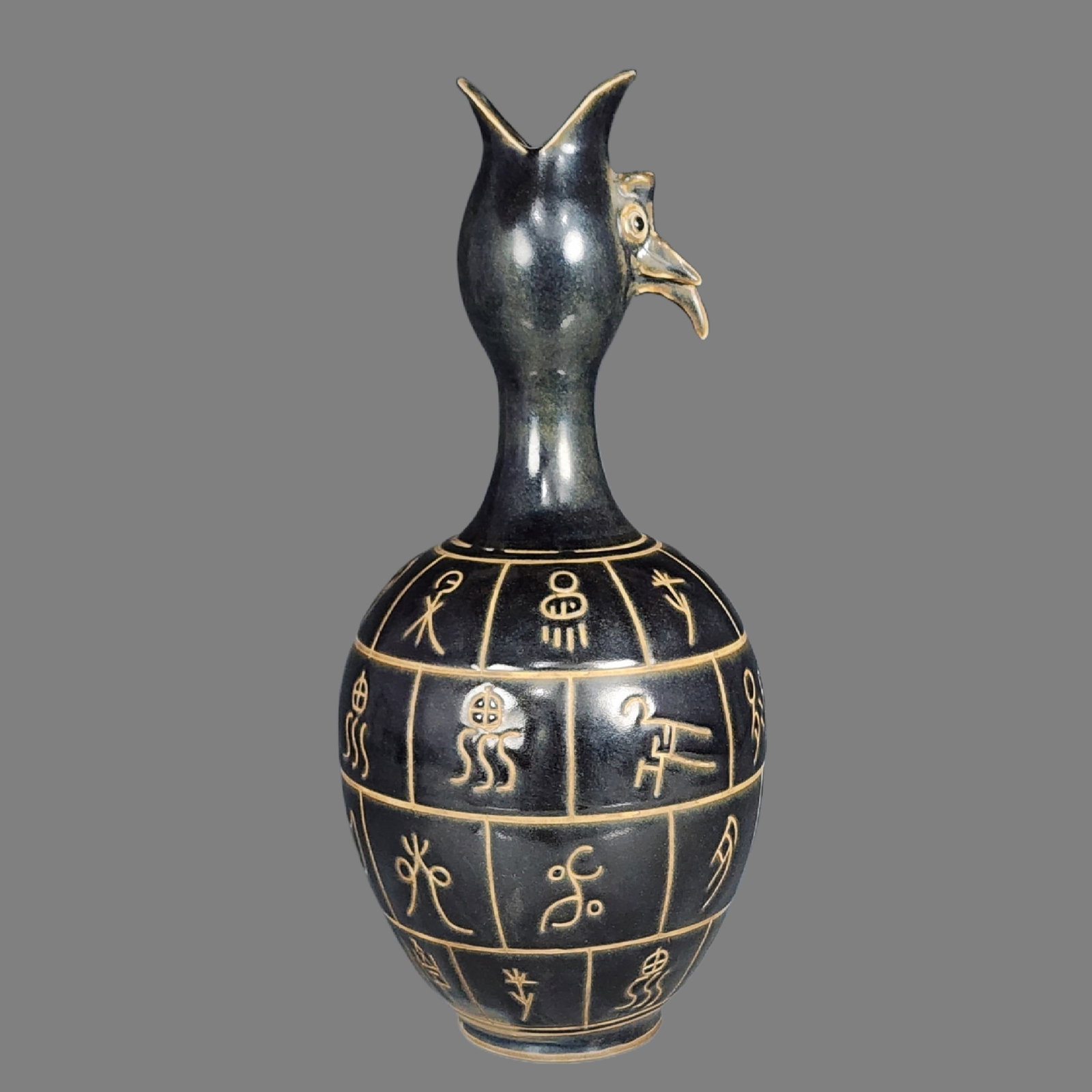 A Rare Ding yao Bird's head Vase: A Rare Ding yao Bird's head Vase,Song Dynasty,China,Size:11.9inx5.2in 定窑鸟首瓶,中国宋代