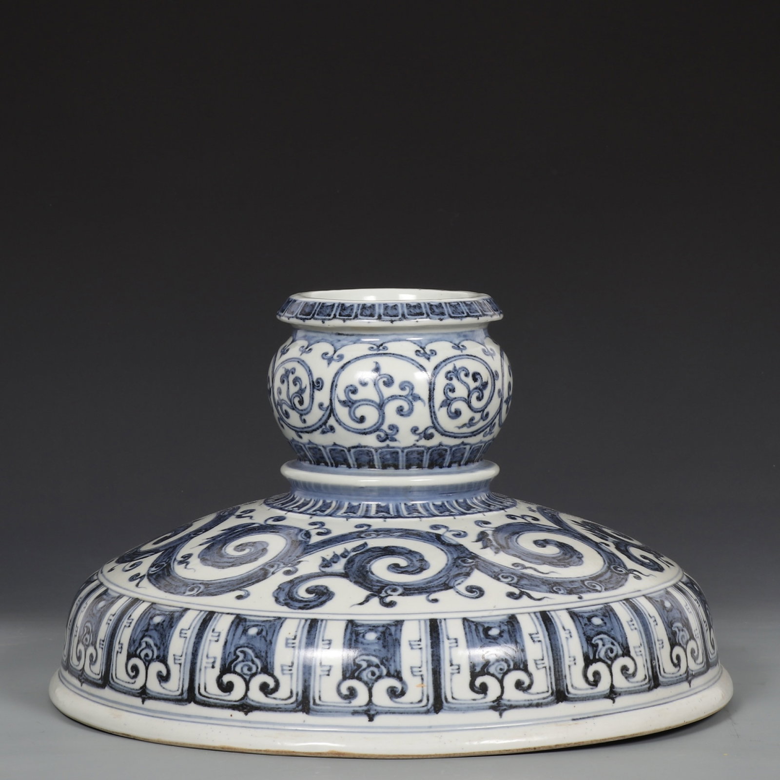An Exquisite Blue and White Lotus Pattern Hatstand: An Exquisite Blue and White Lotus Pattern Hatstand,Ming Dynasty,China,Size:8.3inx13.3in 青花缠枝莲纹帽架,中国明代