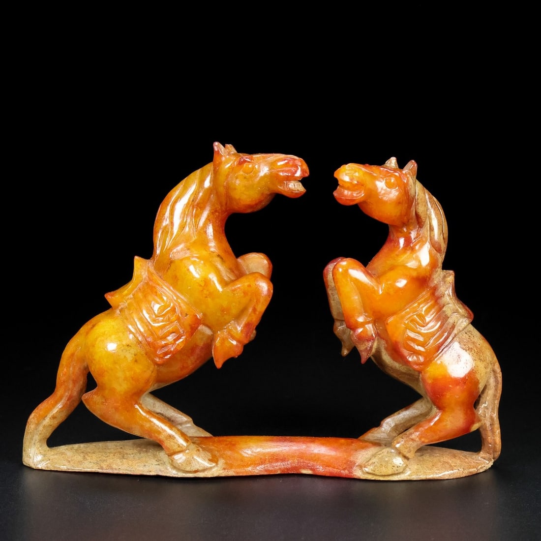 An Exquisite White Jade Horse Ornament: An Exquisite White Jade Horse Ornament,Qing Dynasty,China,Size:6.7inx1.6inx4.3in,Weight:456g 白玉马摆件,中国清代