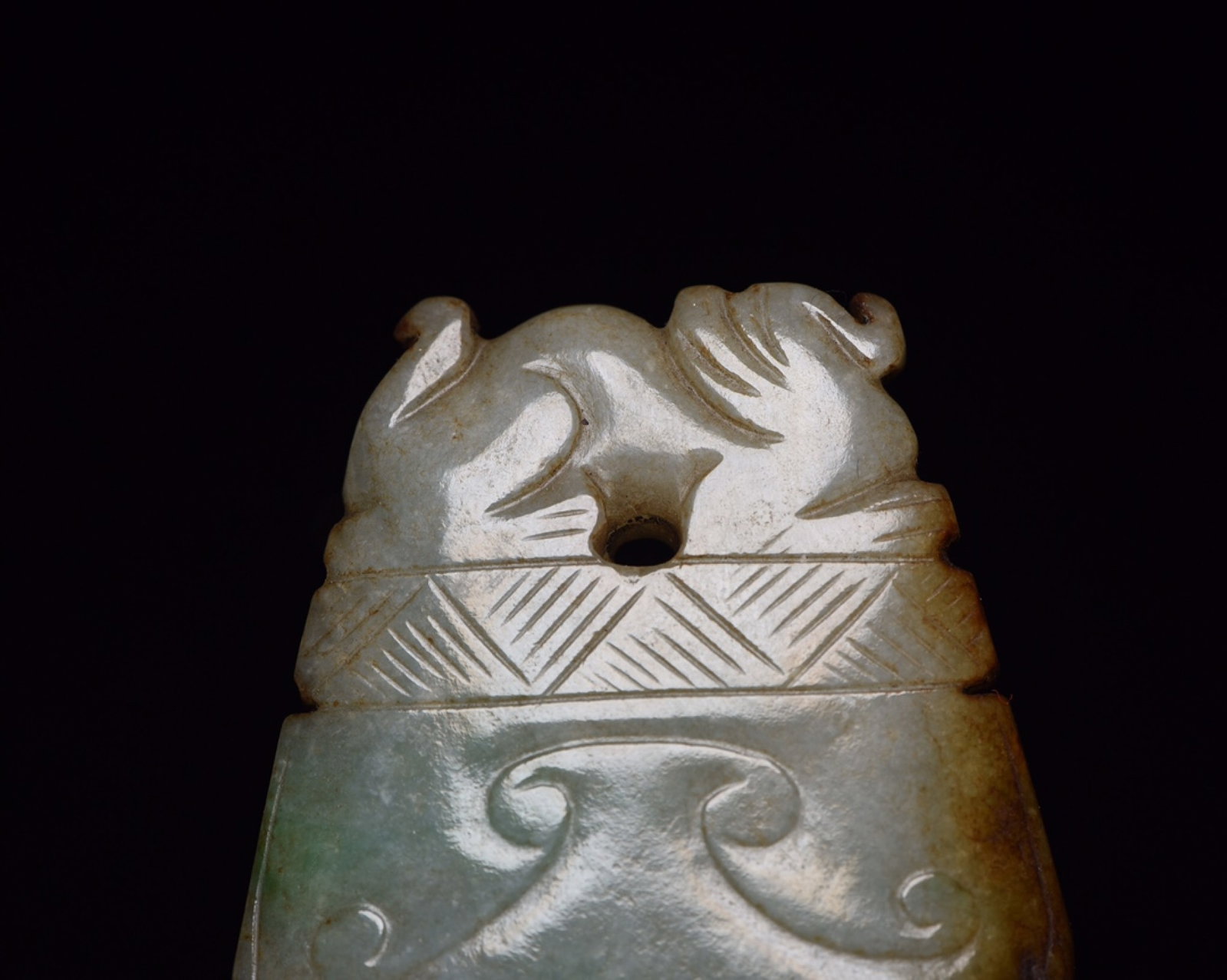 An Exquisite Jadeite Beast Pattern Pendant - 4